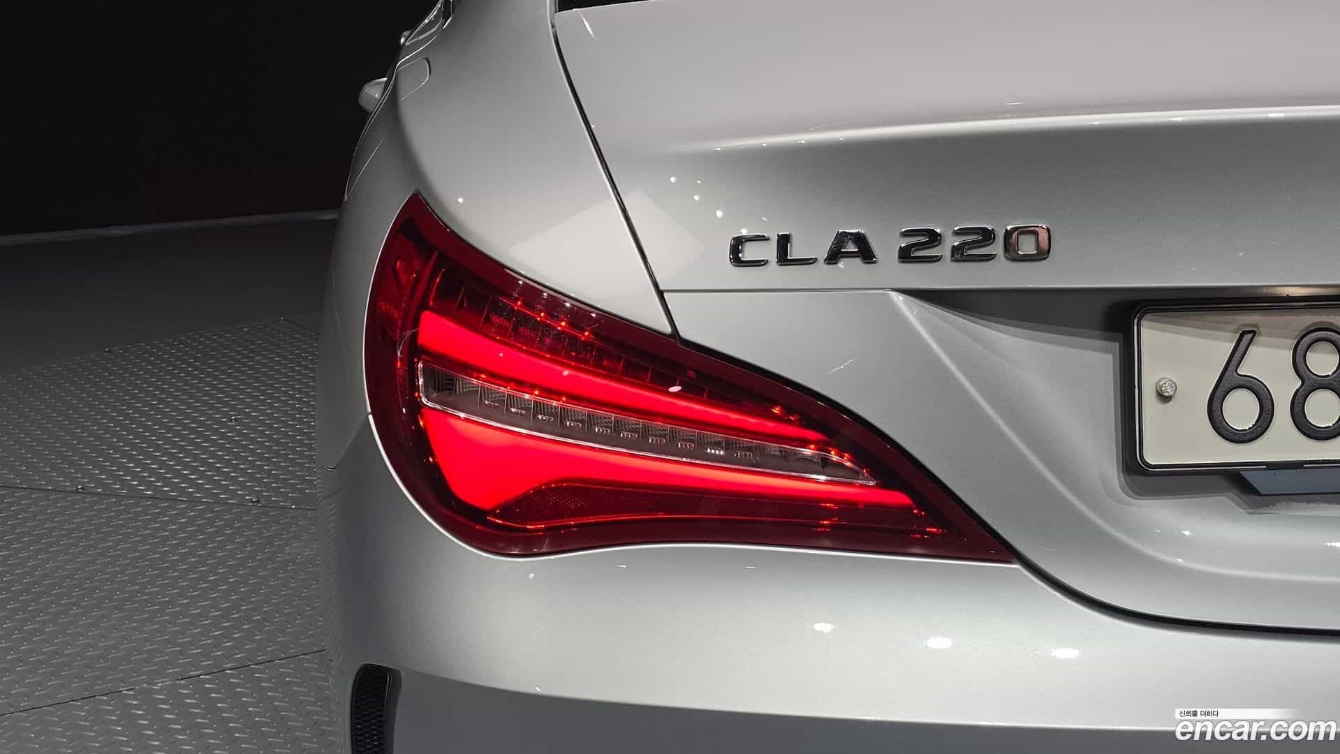 CLA-Class Mercedes-Benz 2018.7-OUTER-033