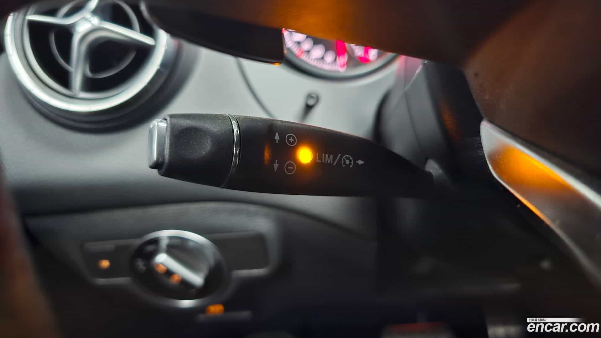 CLA-Class Mercedes-Benz 2018.7-OPTION-043