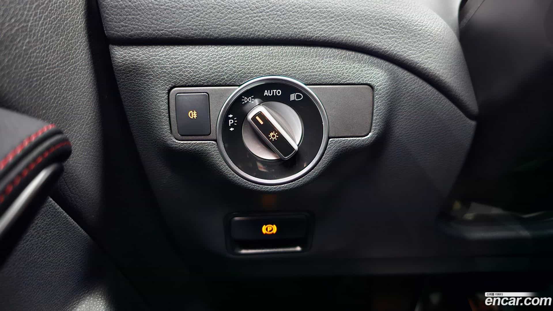 CLA-Class Mercedes-Benz 2018.7-OPTION-044