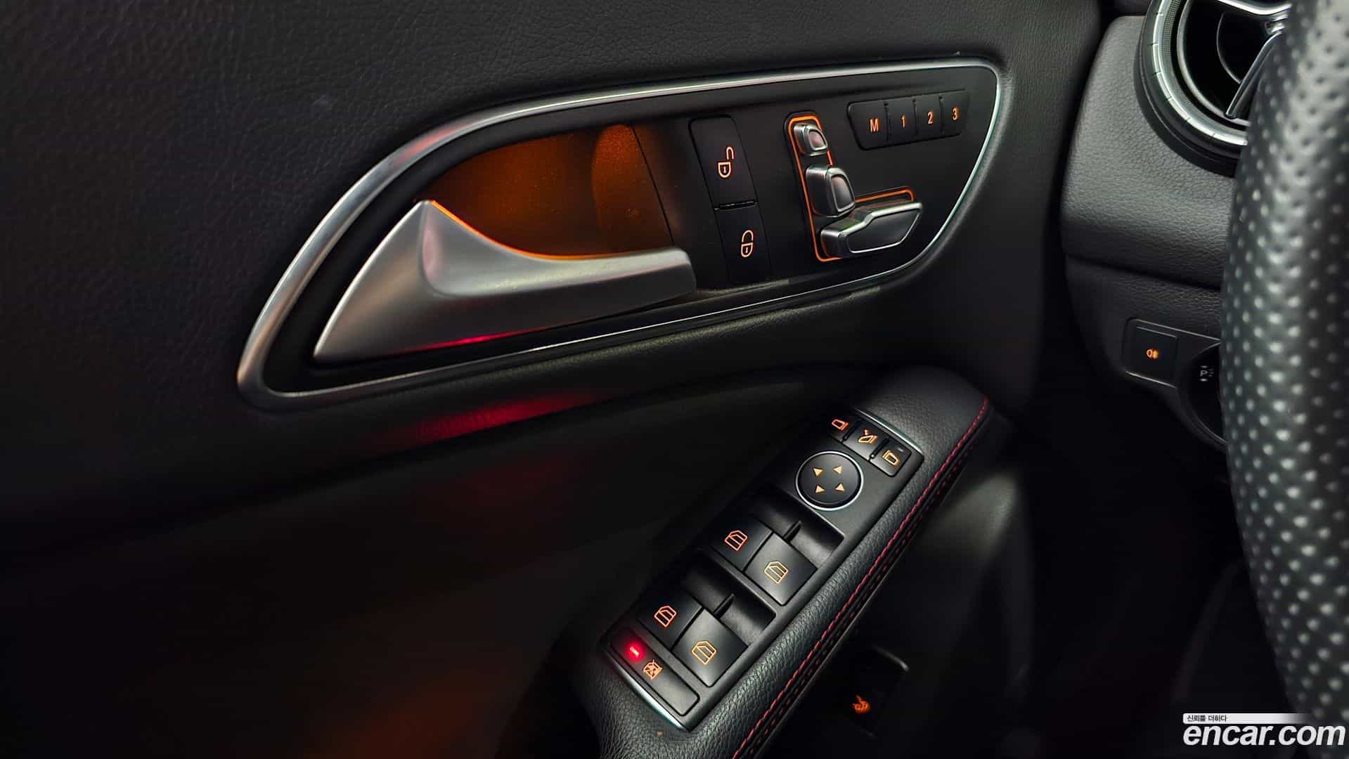 CLA-Class Mercedes-Benz 2018.7-OPTION-045