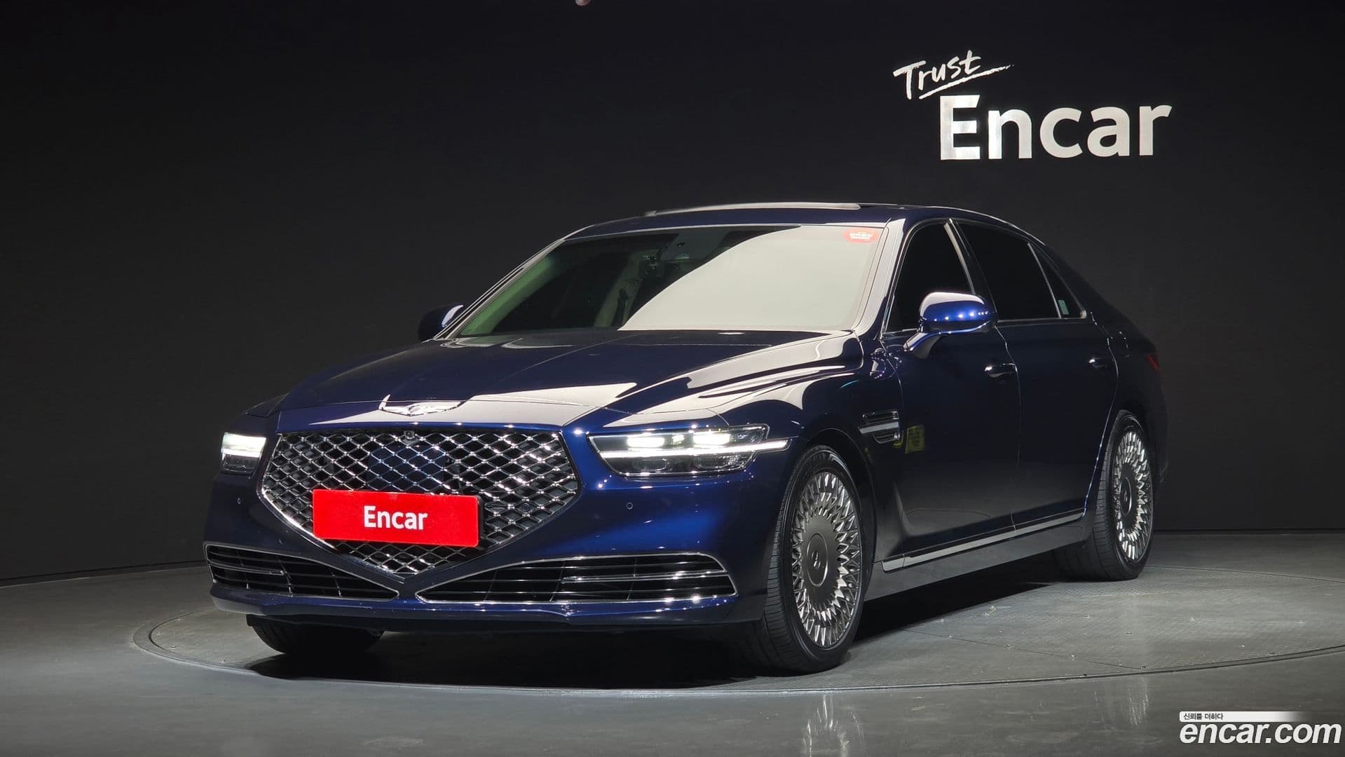 Main__Slider__Photo:G90 Genesis 2019.6-0