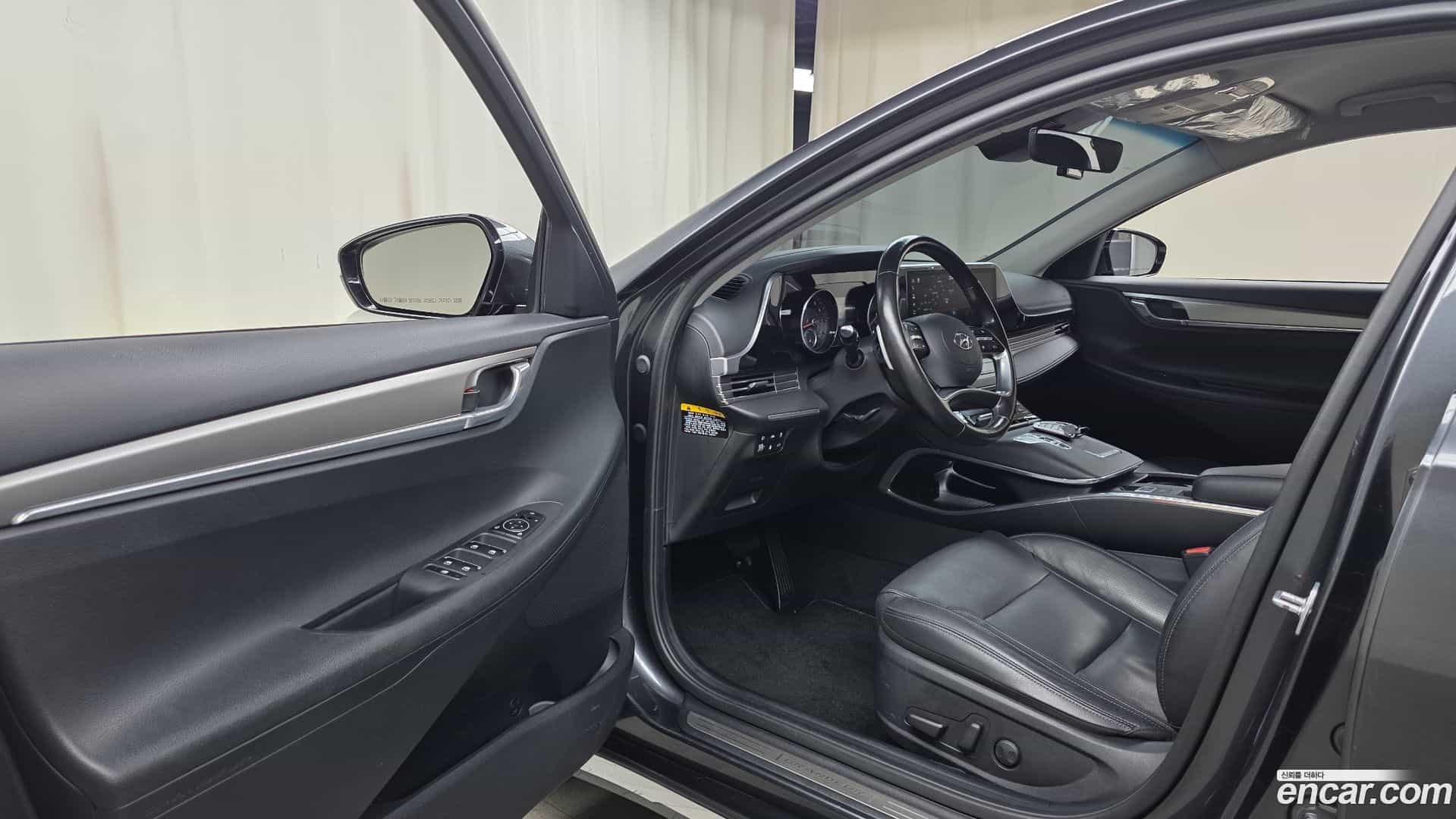 Grandeur Hyundai 2019.10-INNER-010