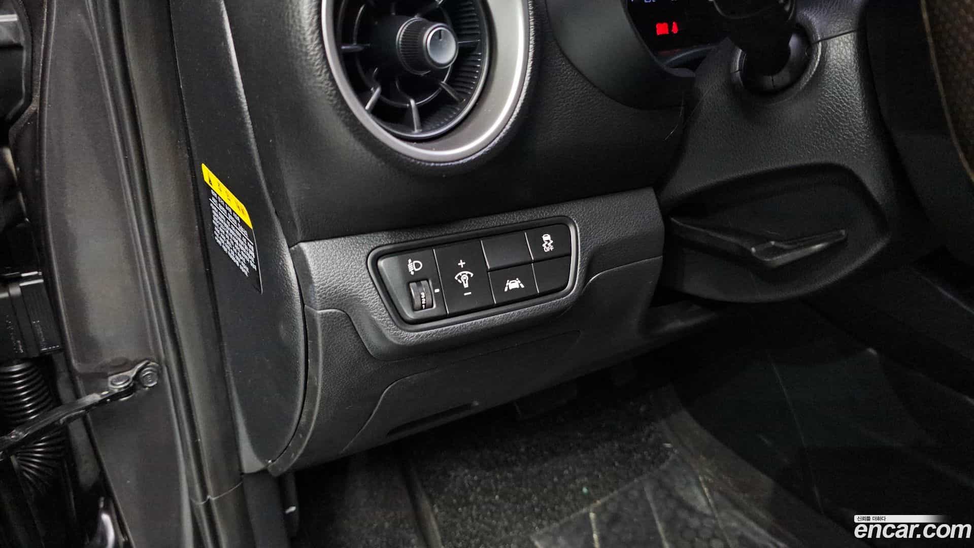 K3 Kia 2019.0-OPTION-017