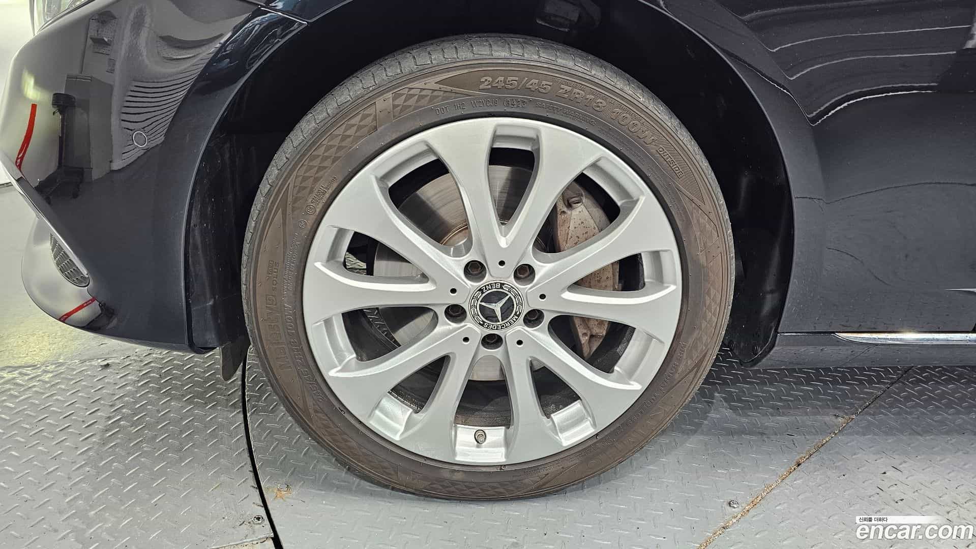 E-Class Mercedes-Benz 2017.11-OUTER-005