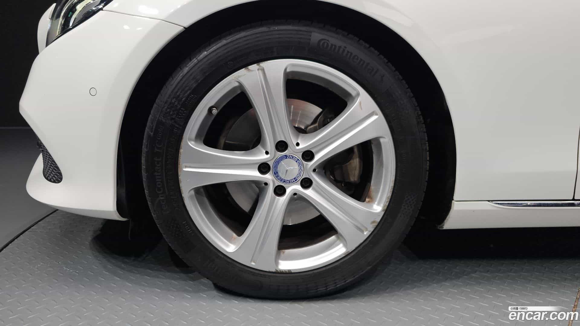 E-Class Mercedes-Benz 2016.11-OUTER-005