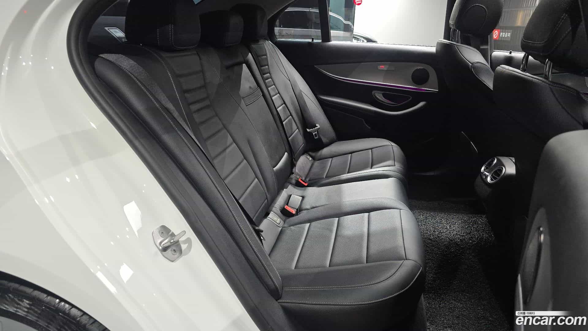 E-Class Mercedes-Benz 2016.11-OPTION-015