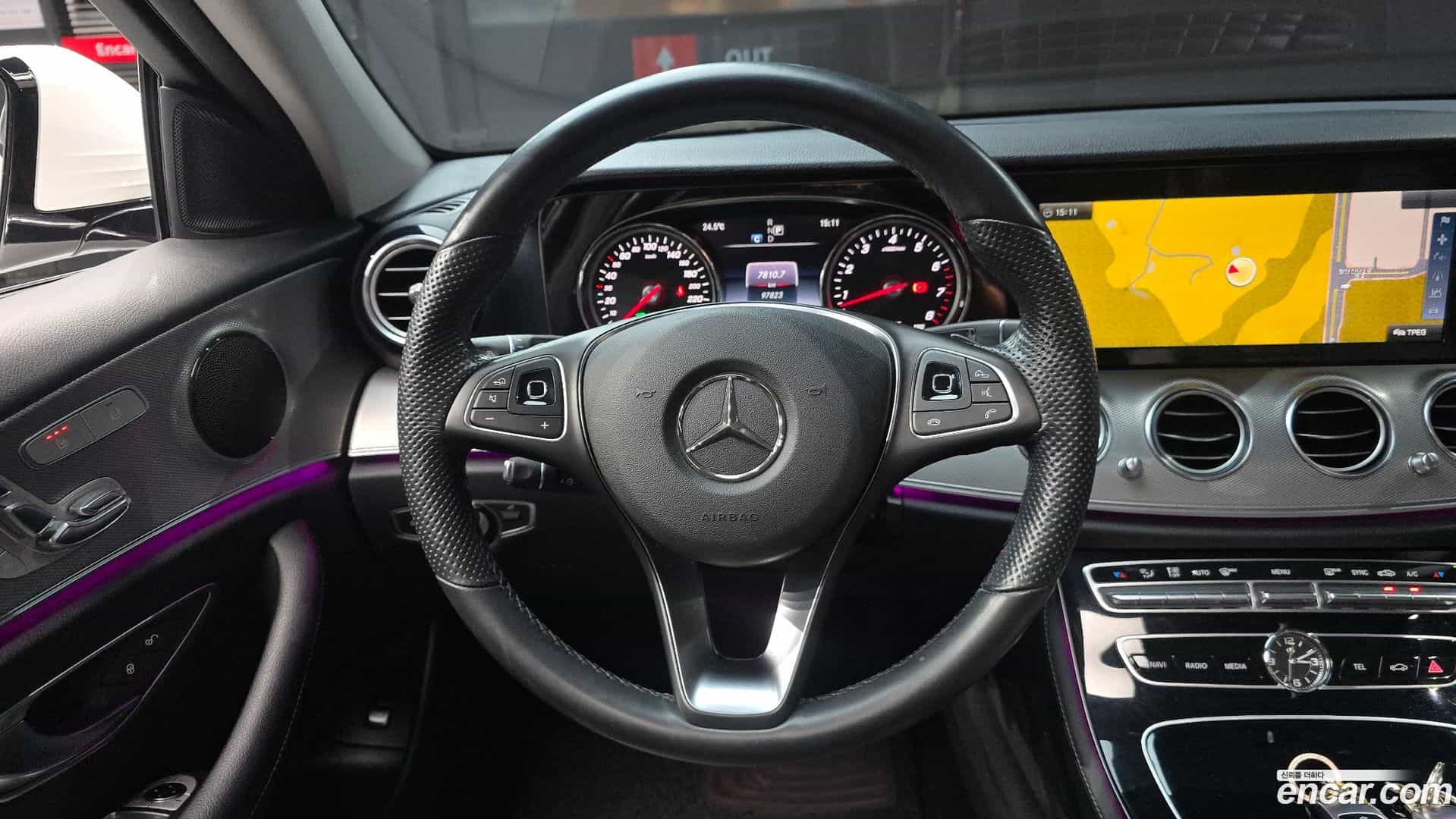 E-Class Mercedes-Benz 2016.11-OPTION-017