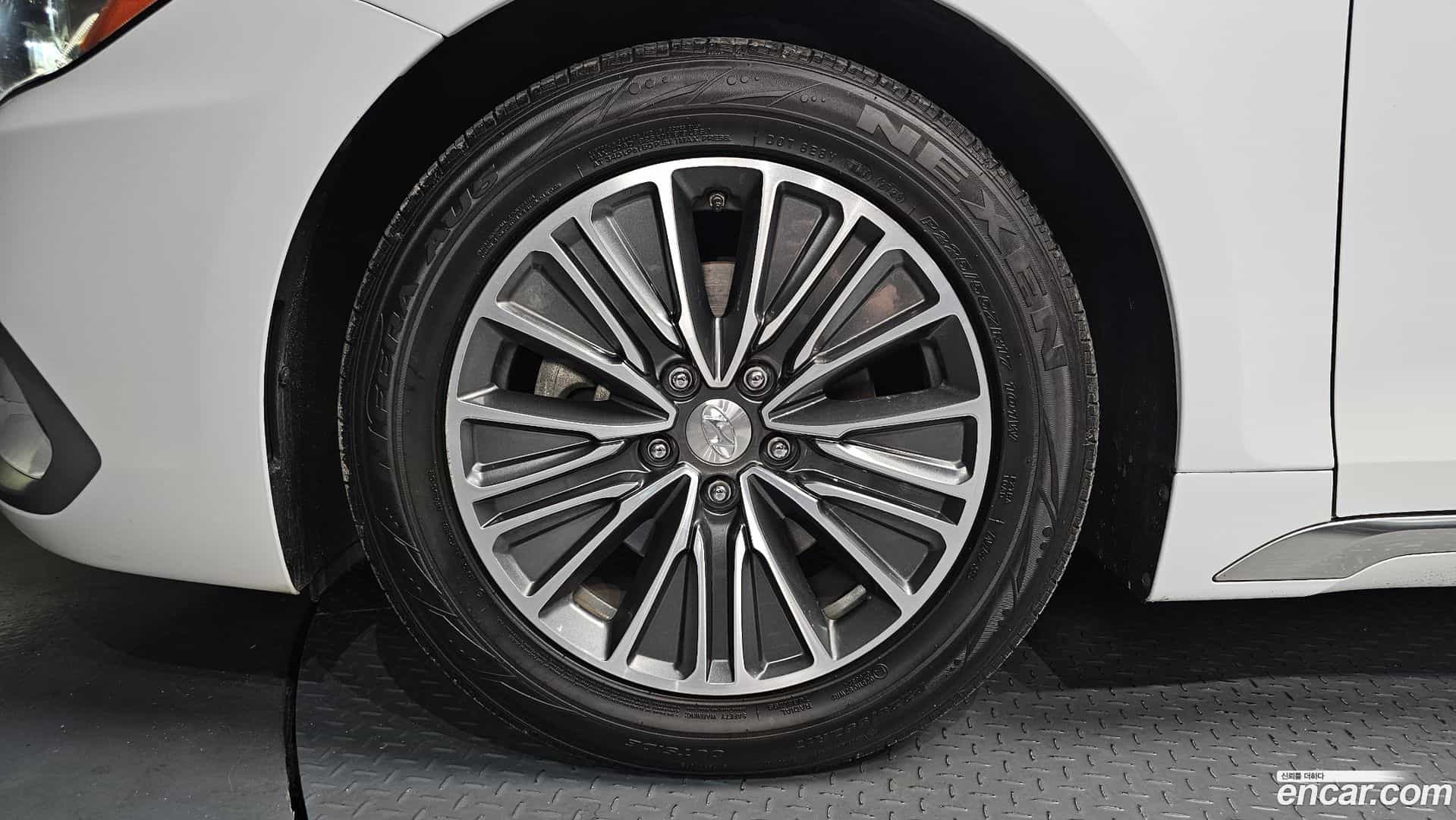 Grandeur Hyundai 2017.6-OUTER-005