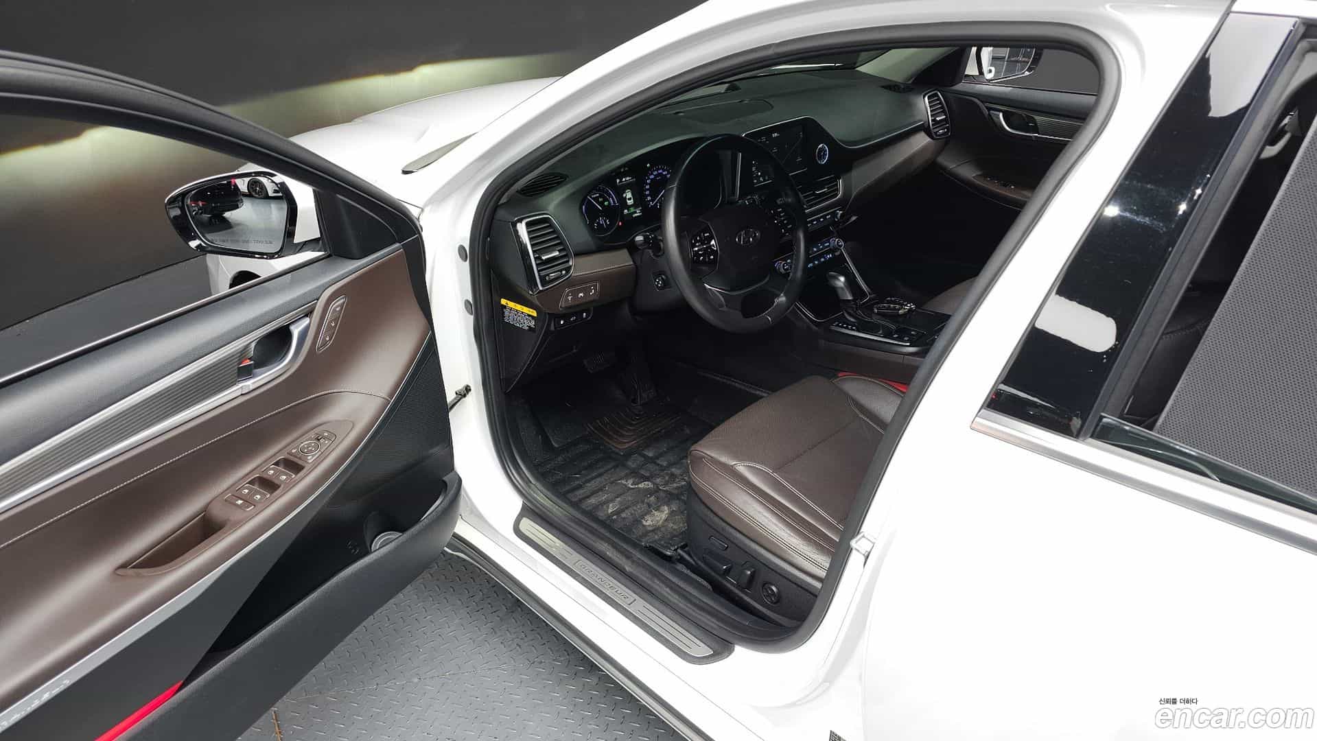 Grandeur Hyundai 2017.6-INNER-010