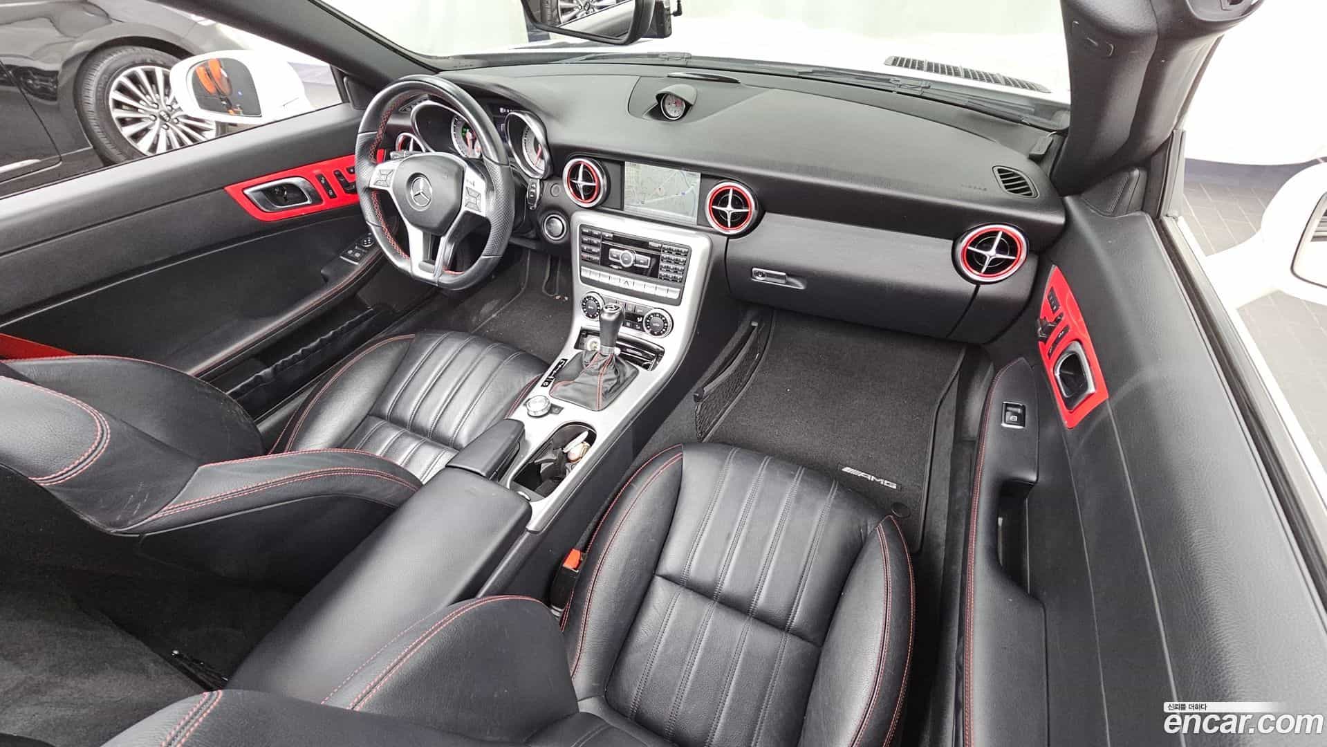 SLK-Class Mercedes-Benz 2015.3-INNER-007