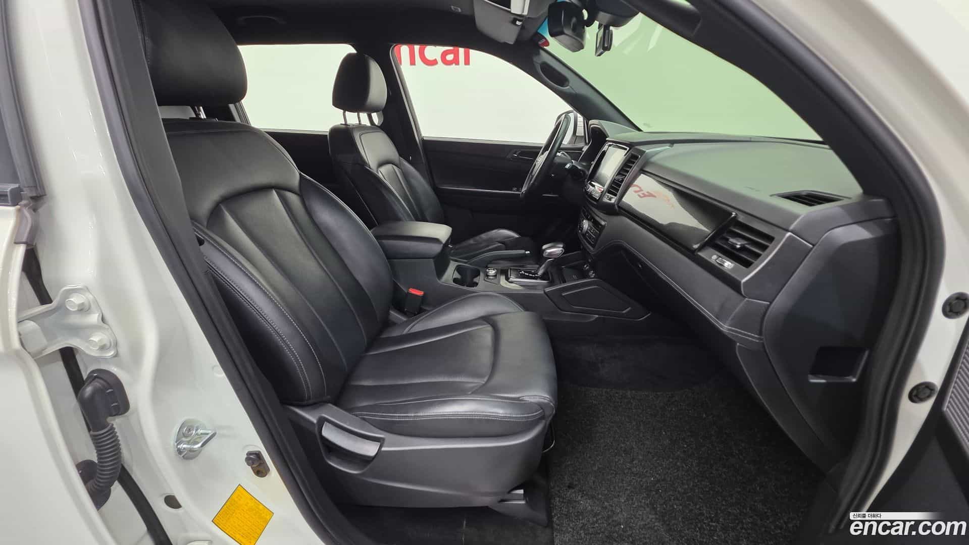 Rexton KG Mobility 2022.5-INNER-010