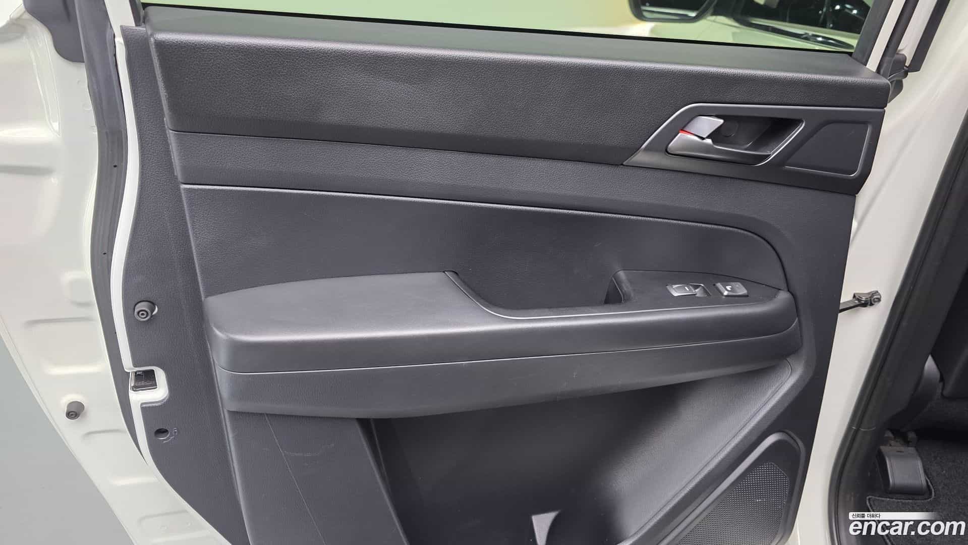 Rexton KG Mobility 2022.5-INNER-035