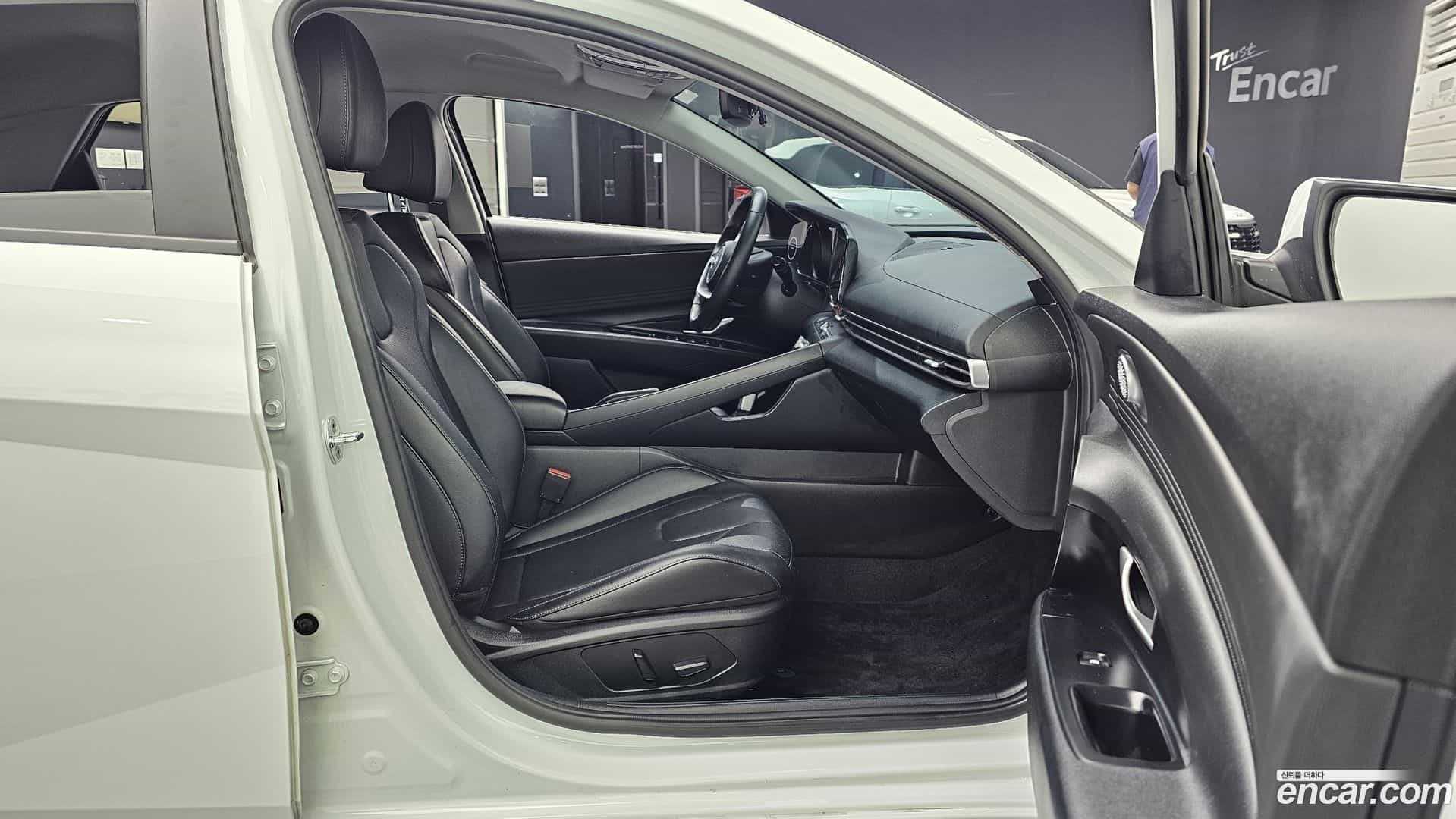 AVANTE Hyundai 2022.4-OPTION-015