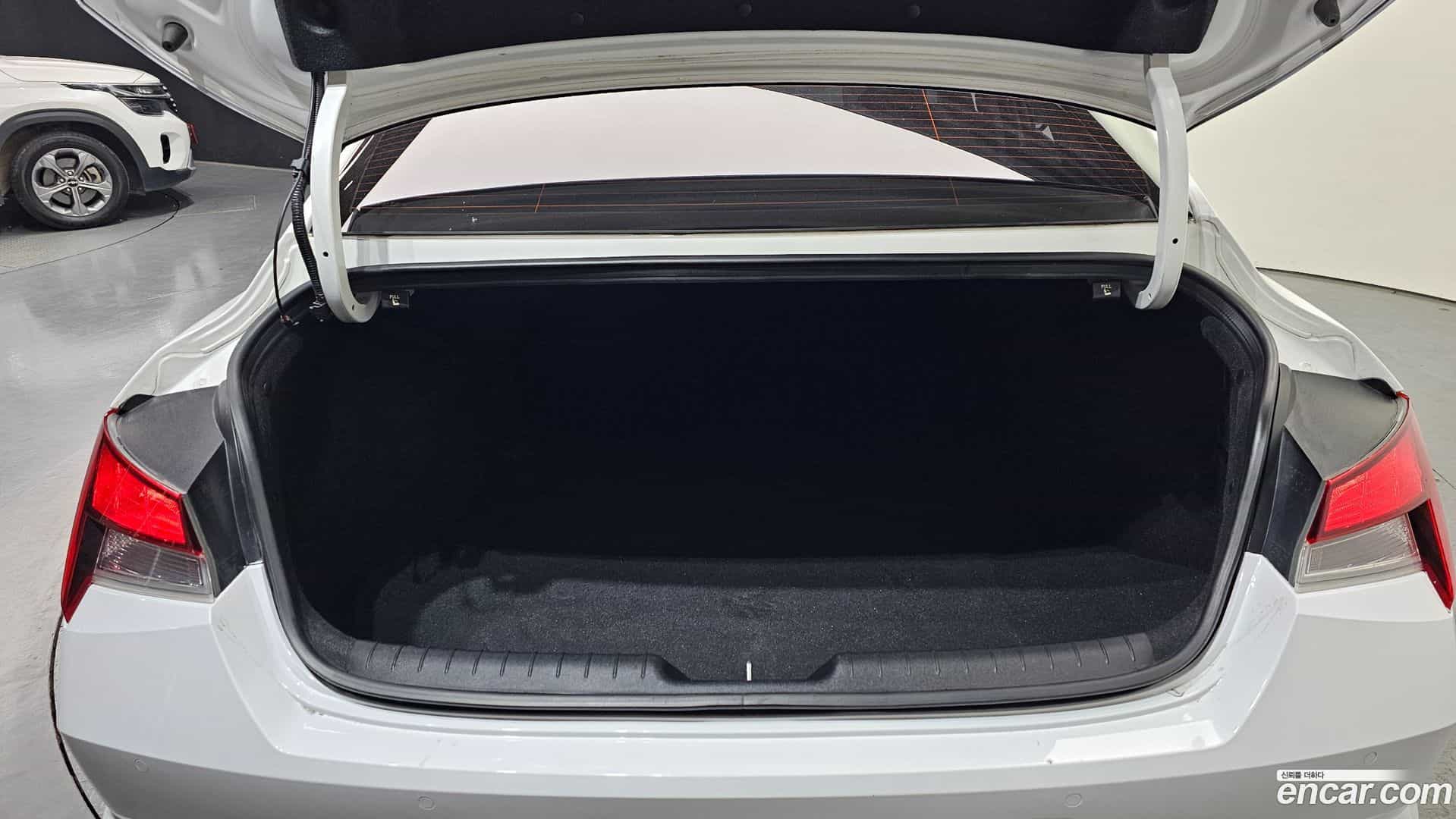 AVANTE Hyundai 2022.4-OPTION-024