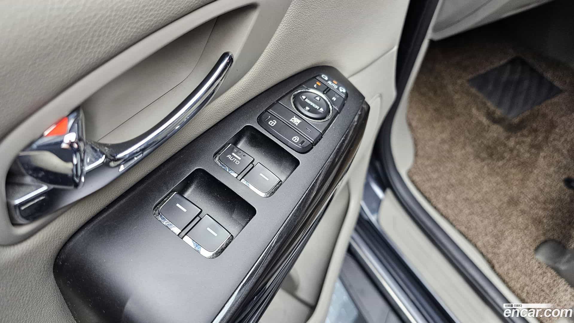 Canival Kia 2019.6-OPTION-022
