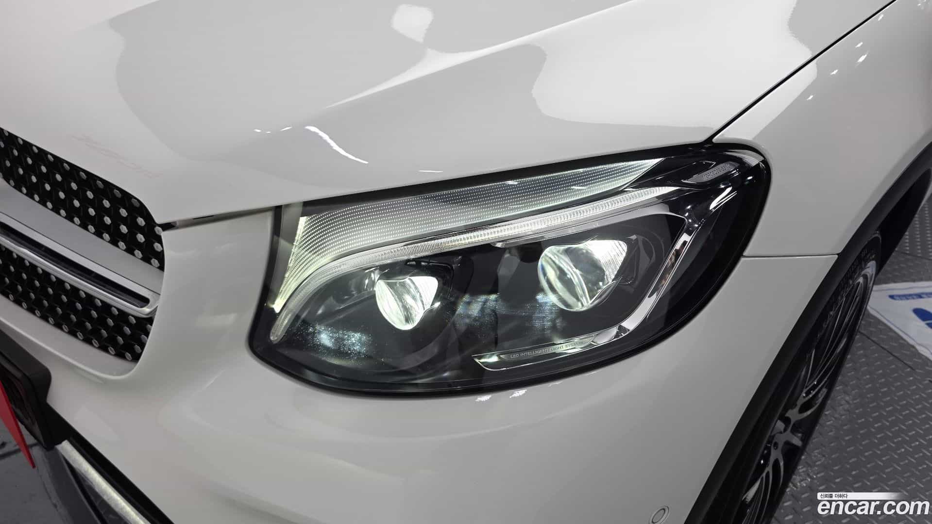 GLC-Class Mercedes-Benz 2019.5-OUTER-032