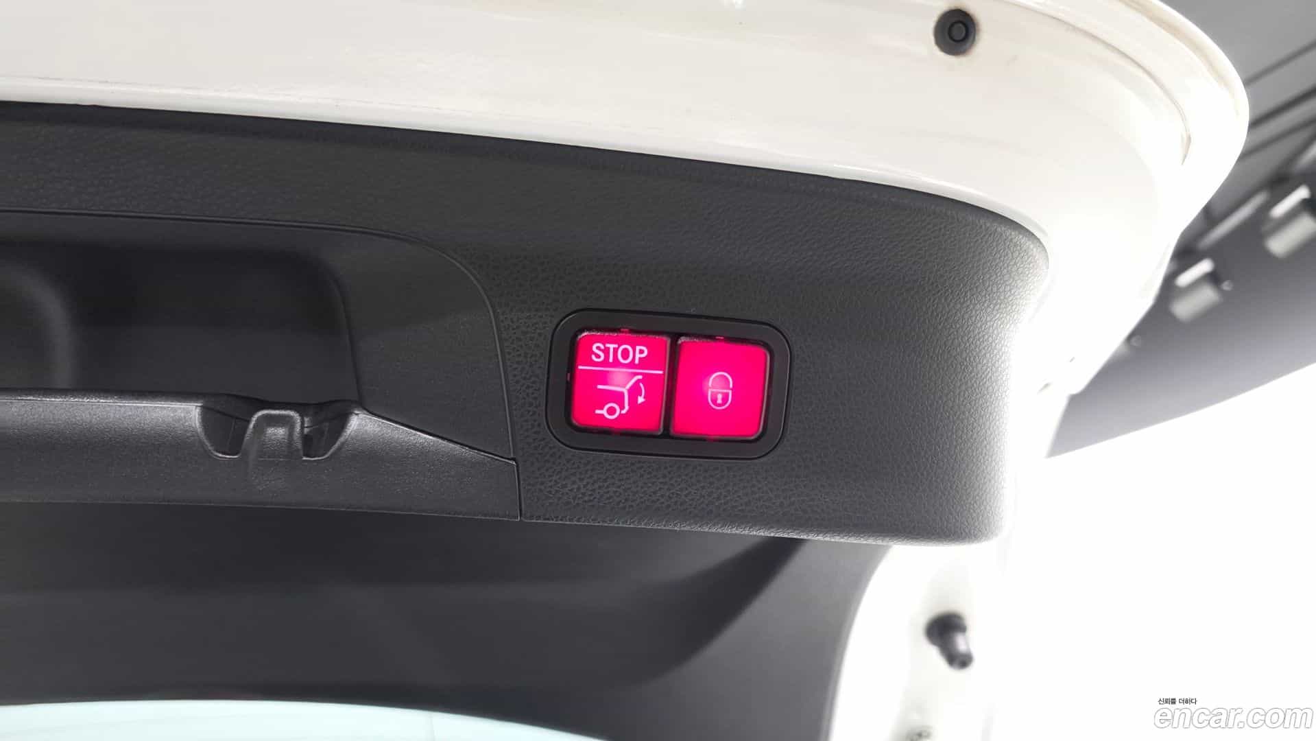 GLC-Class Mercedes-Benz 2019.5-OPTION-043