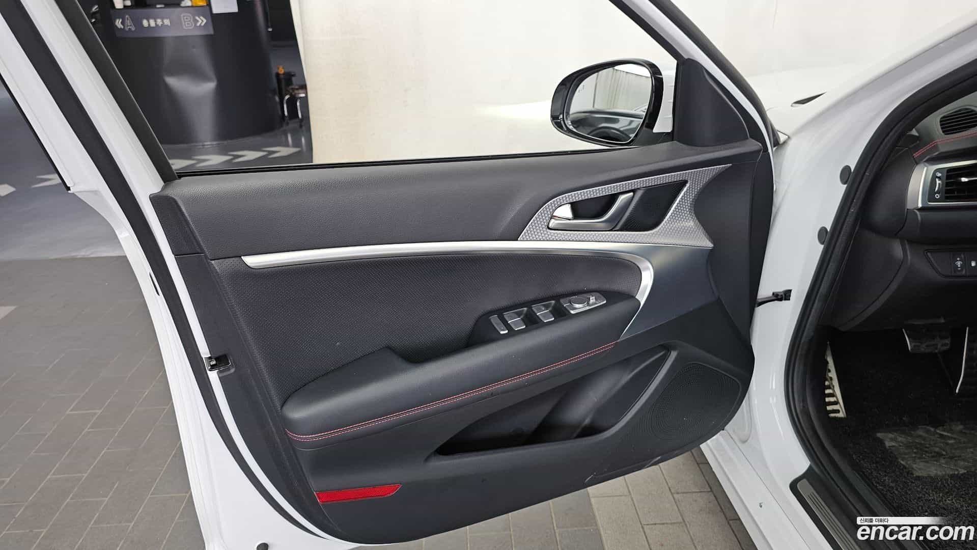 G70 Genesis 2021.10-INNER-034
