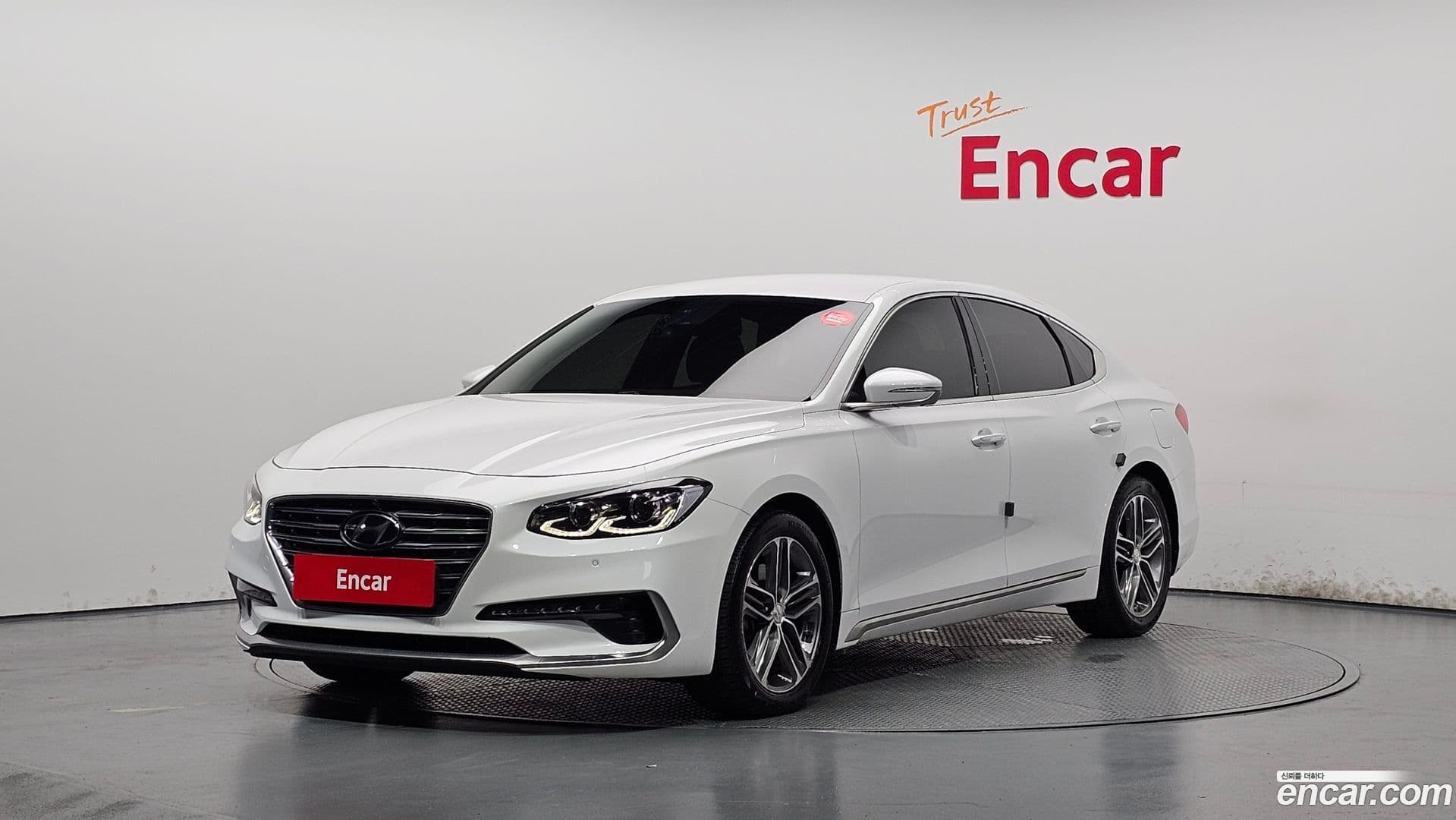 Main__Slider__Photo:Grandeur Hyundai 2019.3-0