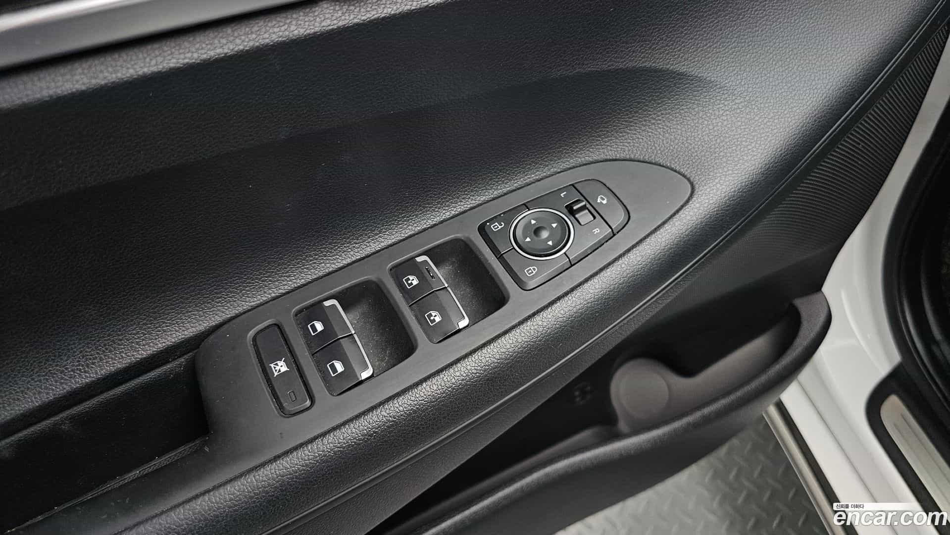 Grandeur Hyundai 2019.3-OPTION-021
