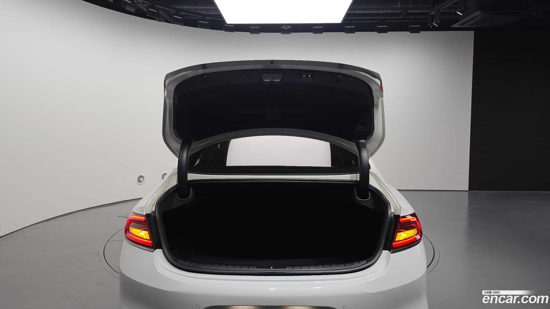 Grandeur Hyundai 2019.3-OPTION-024