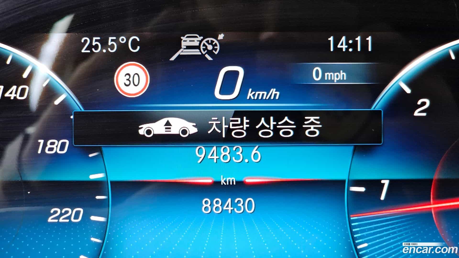 GLE-Class Mercedes-Benz 2021.4-OPTION-046