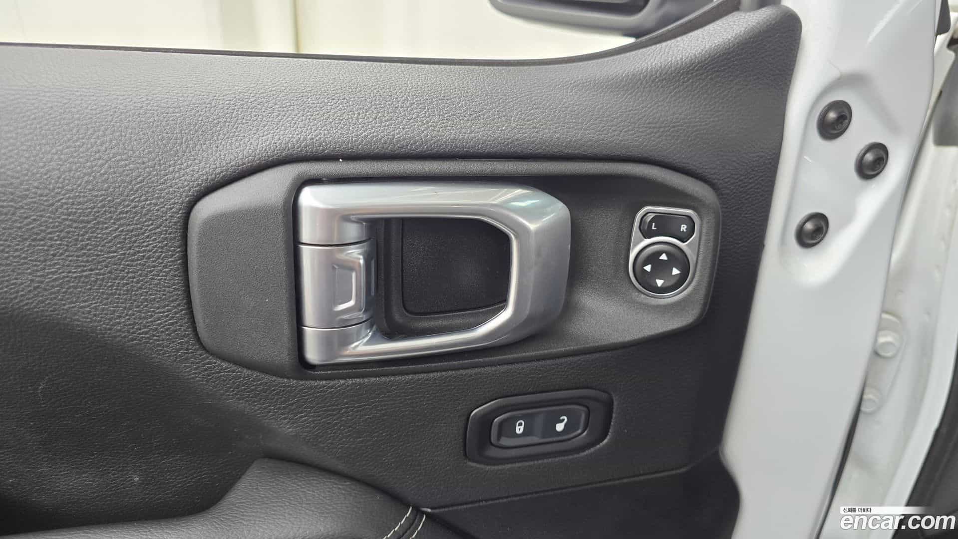 Wrangler Jeep 2023.6-OPTION-042