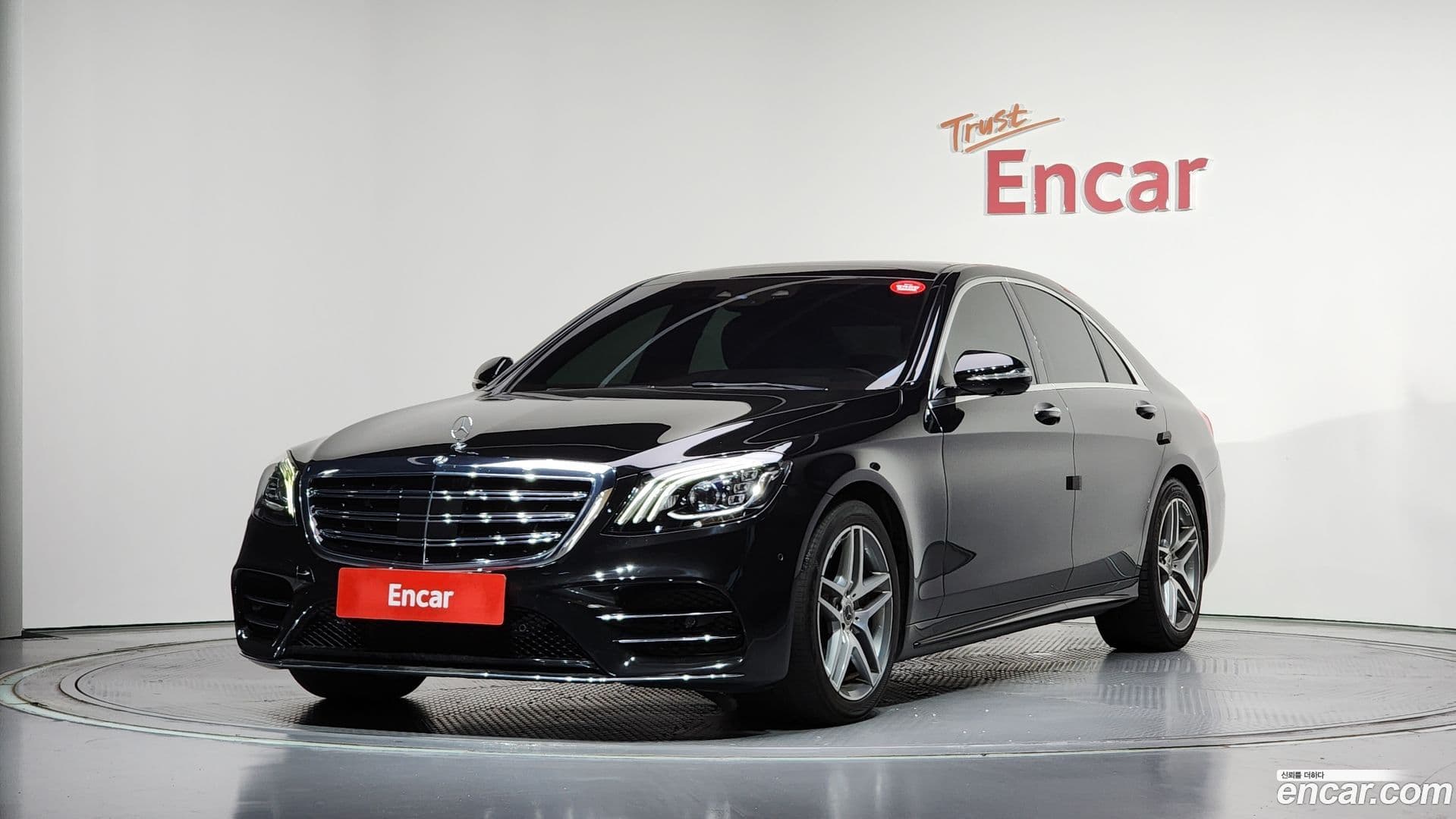 Main__Slider__Photo:S-Class Mercedes-Benz 2020.4-0