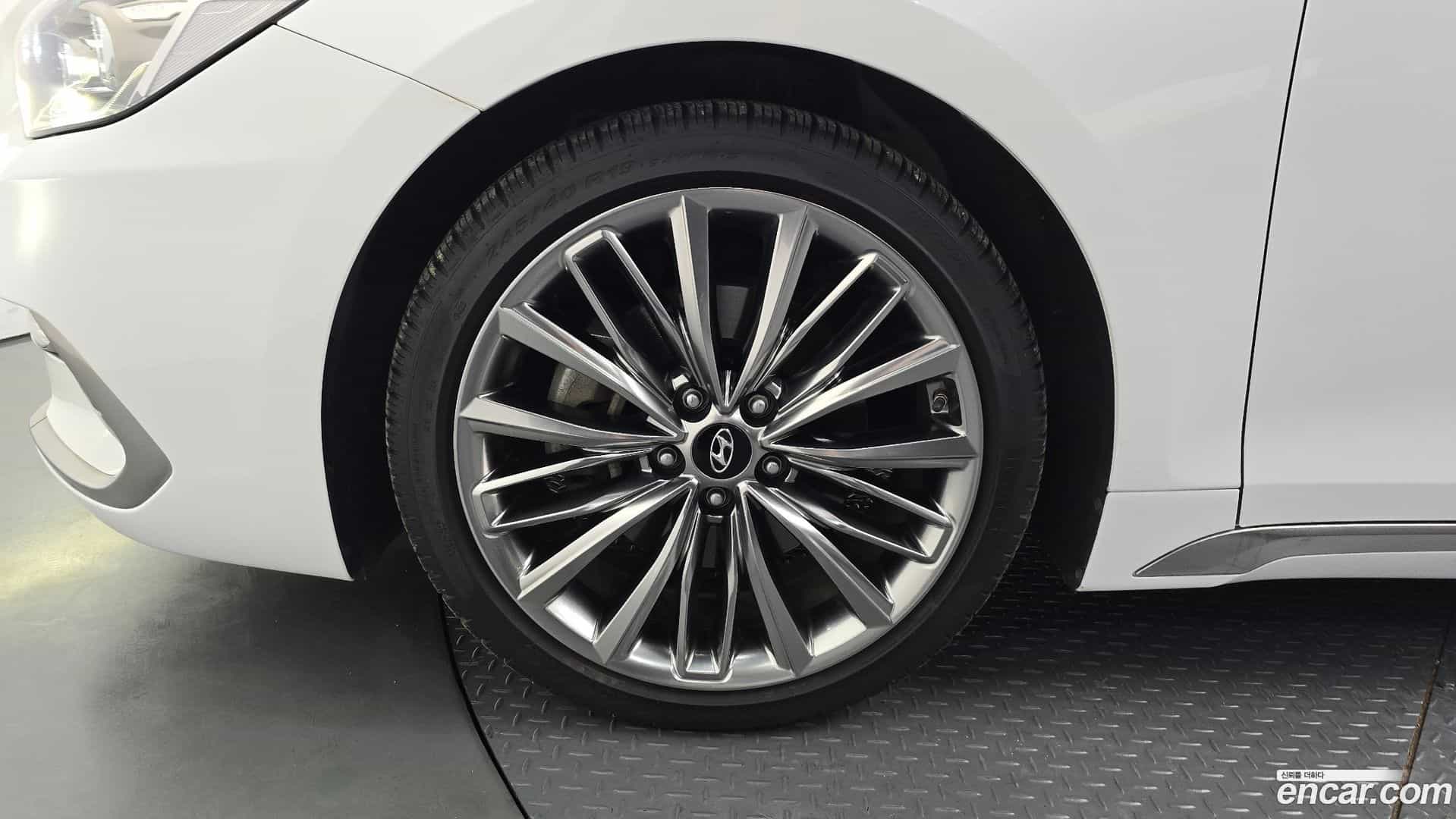 Grandeur Hyundai 2018.3-OUTER-005