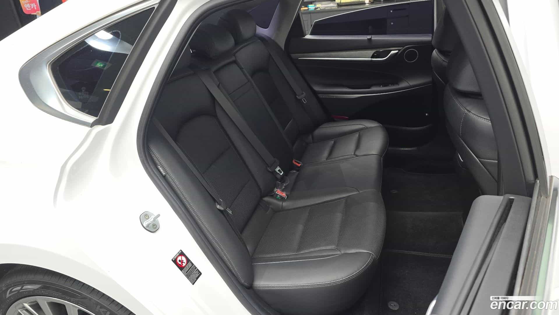 Grandeur Hyundai 2018.3-OPTION-015