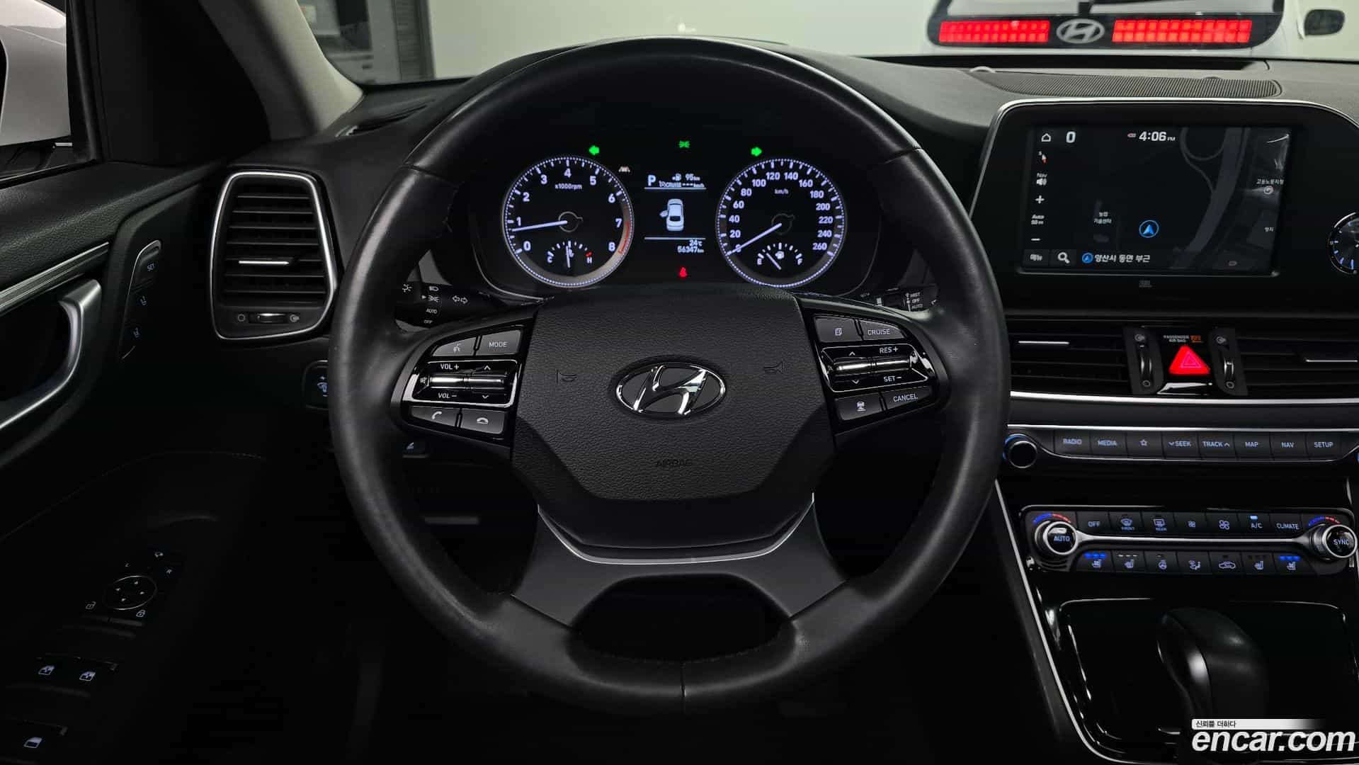 Grandeur Hyundai 2018.3-OPTION-016