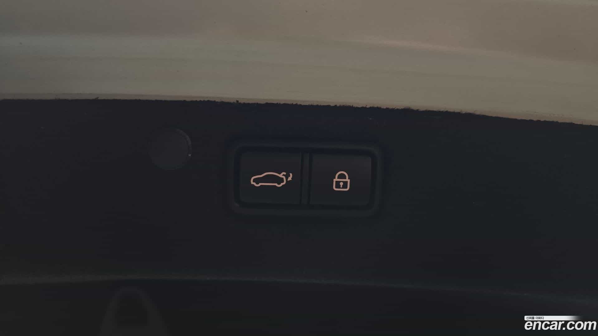 Grandeur Hyundai 2018.3-OPTION-040