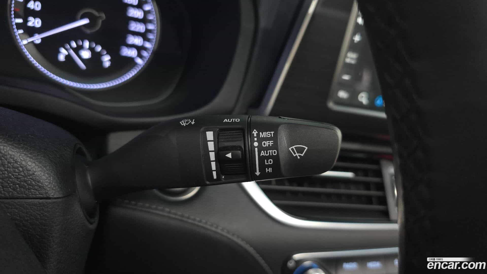 Grandeur Hyundai 2018.3-OPTION-041