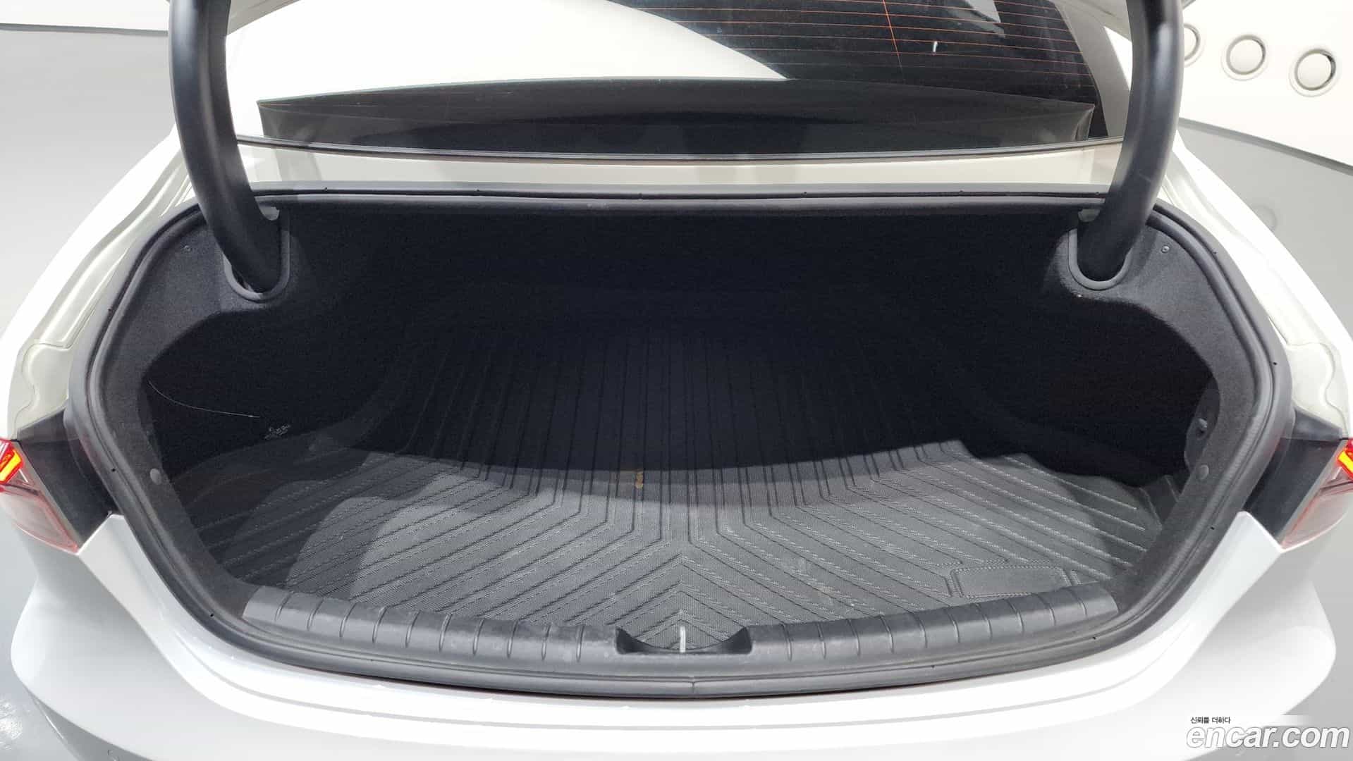 Grandeur Hyundai 2020.11-OPTION-022