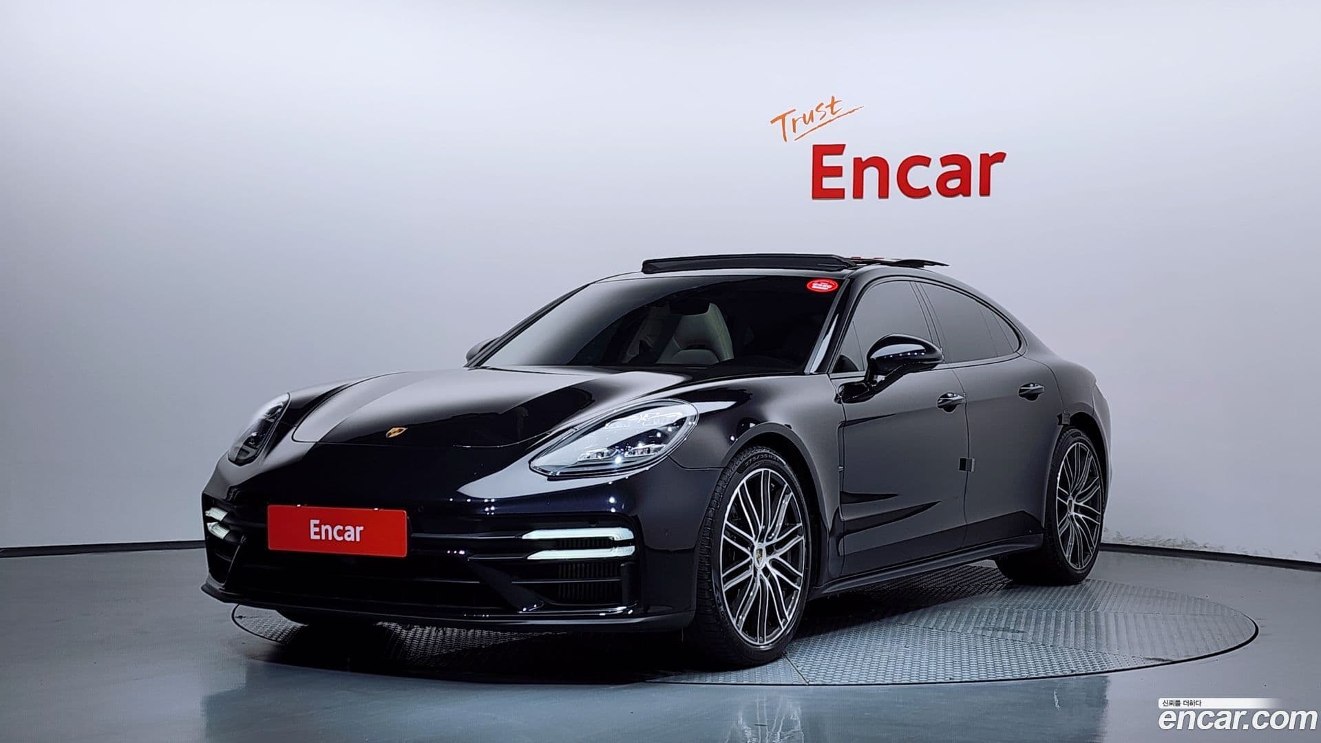 Main__Slider__Photo:Panamera Porsche 2021.5-0
