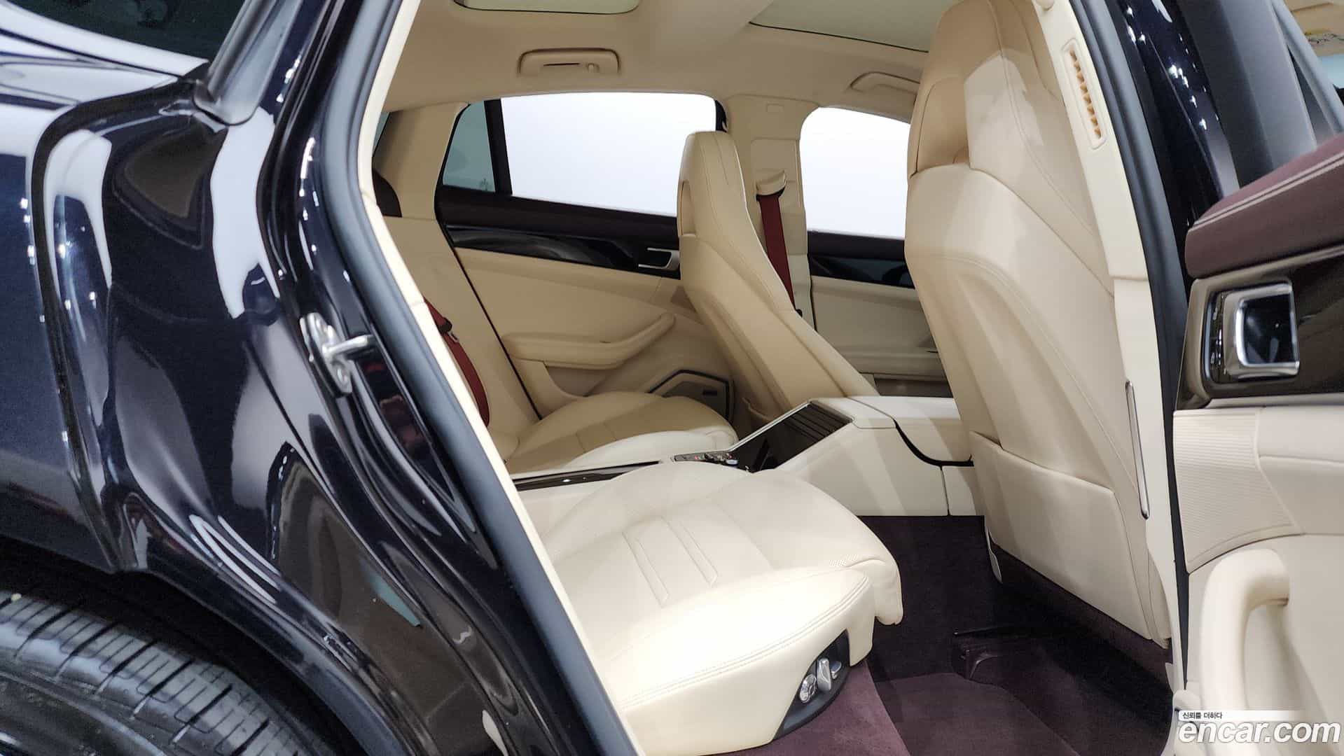 Panamera Porsche 2021.5-OPTION-015