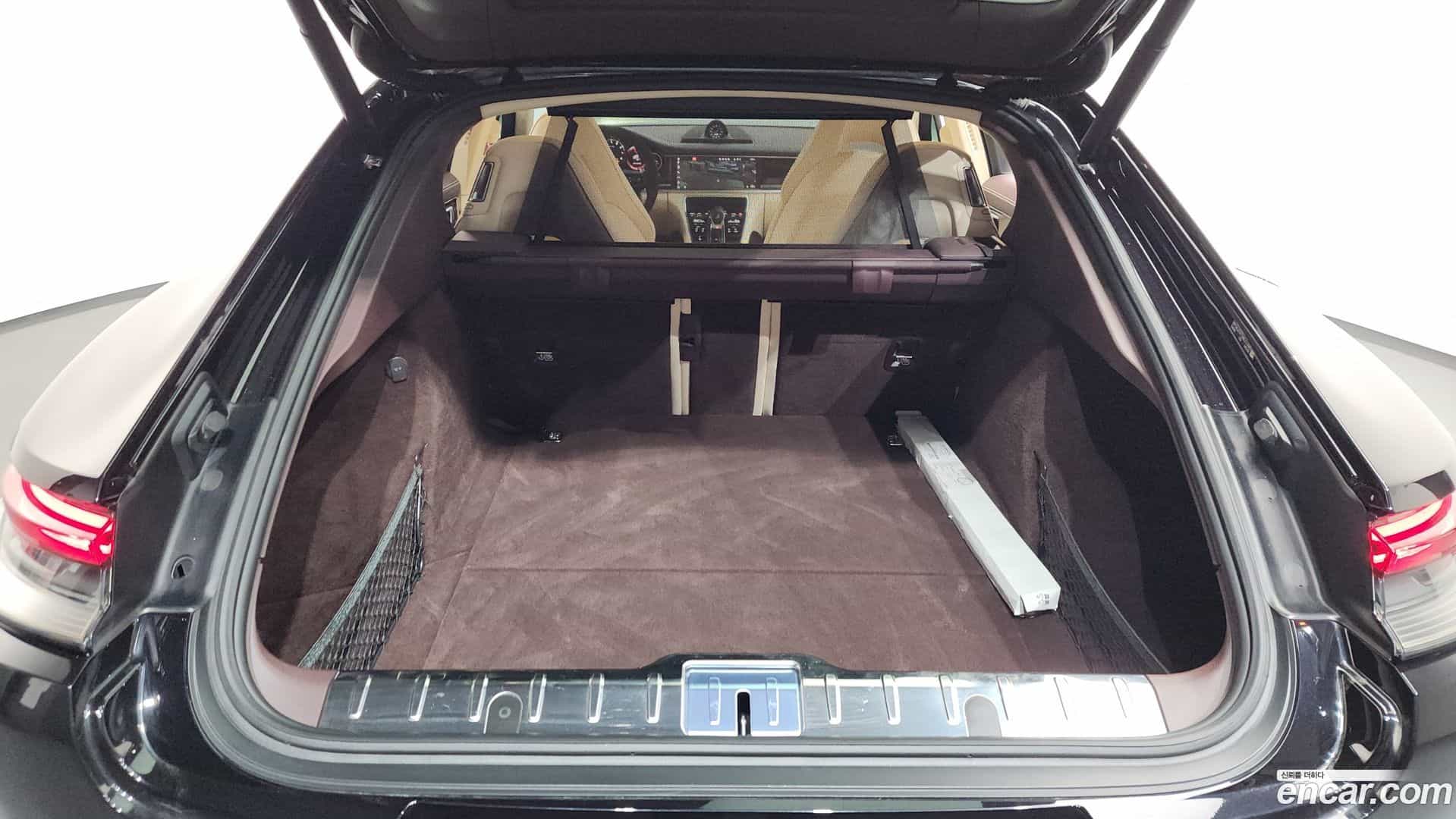 Panamera Porsche 2021.5-OPTION-023