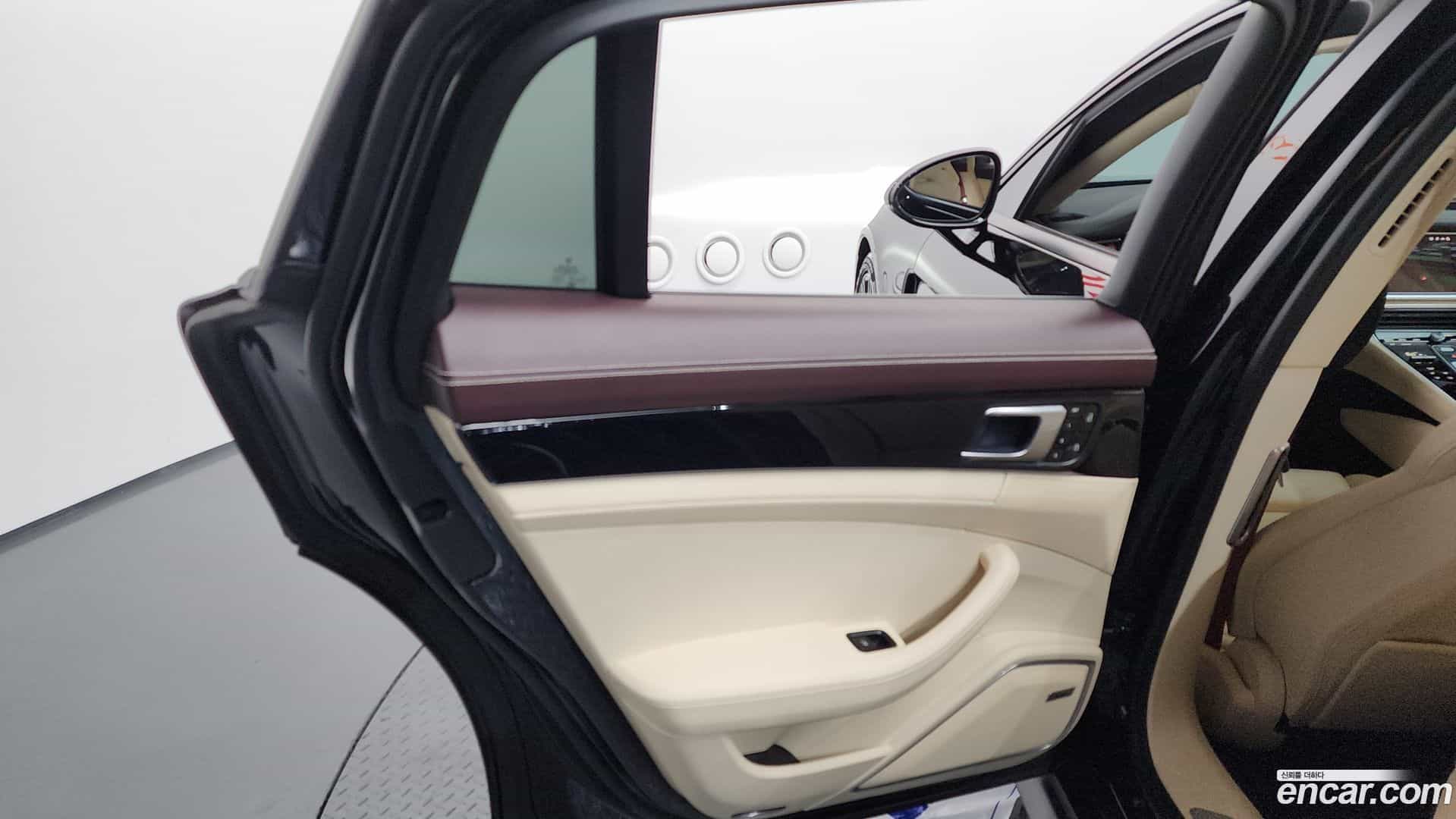 Panamera Porsche 2021.5-INNER-035