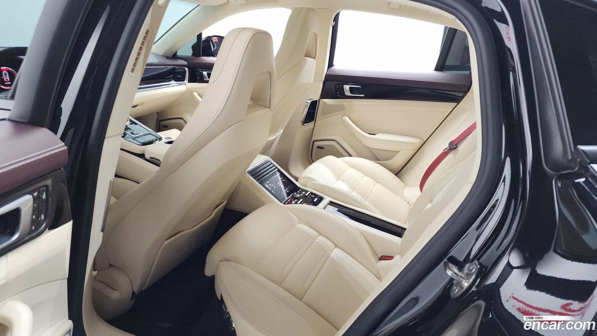 Panamera Porsche 2021.5-OPTION-041