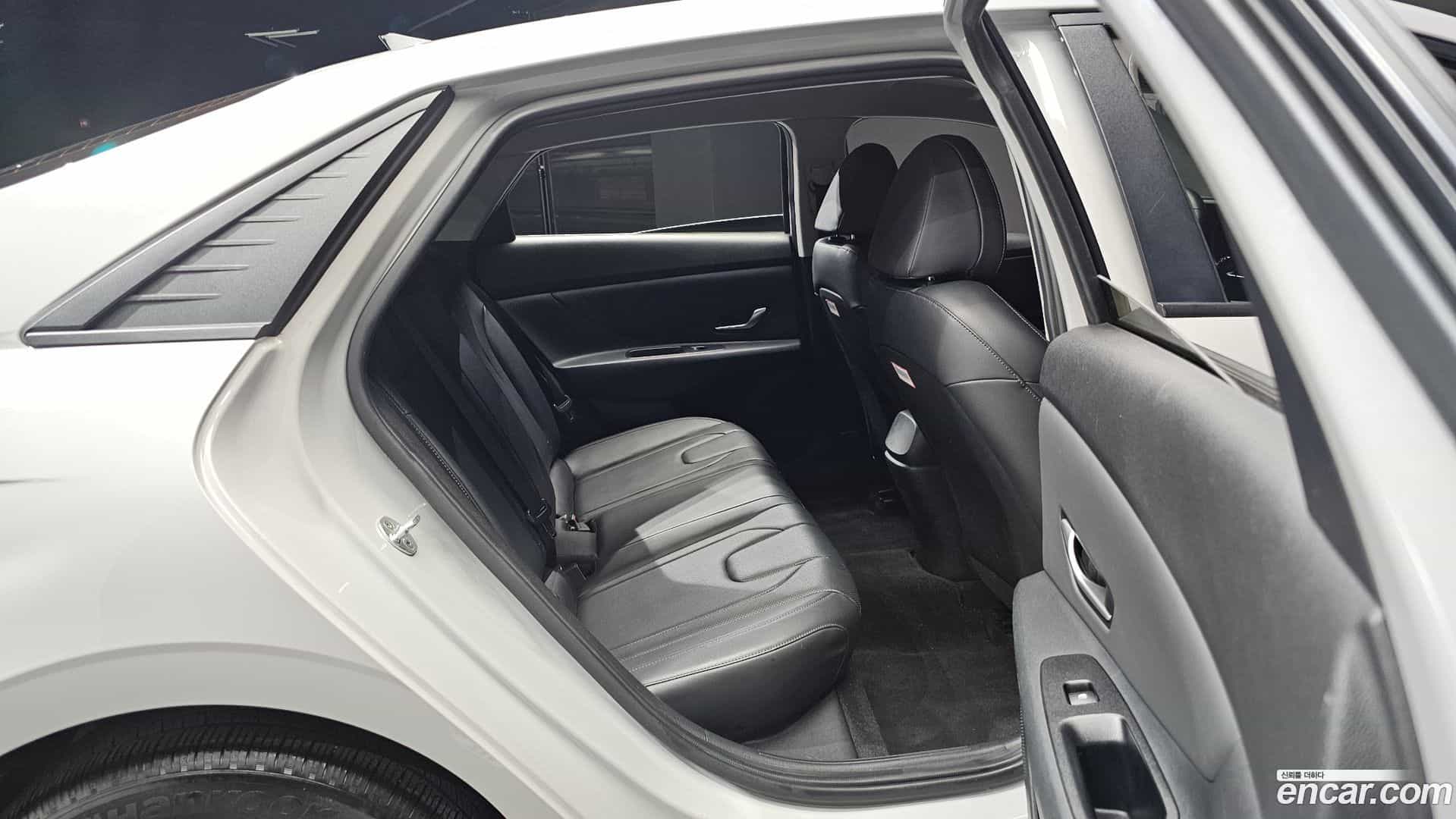 AVANTE Hyundai 2020.11-OPTION-015