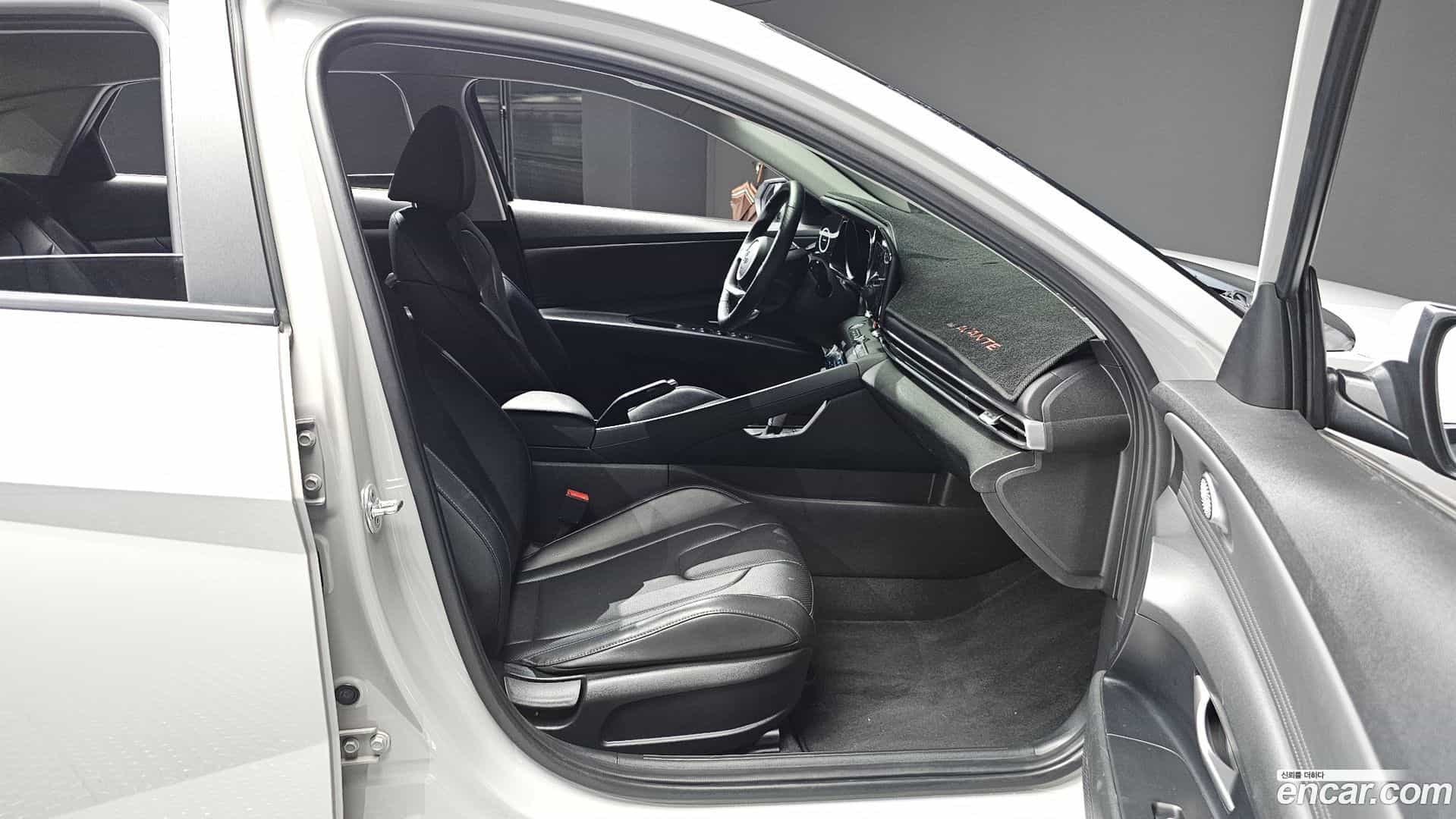 AVANTE Hyundai 2020.11-INNER-036