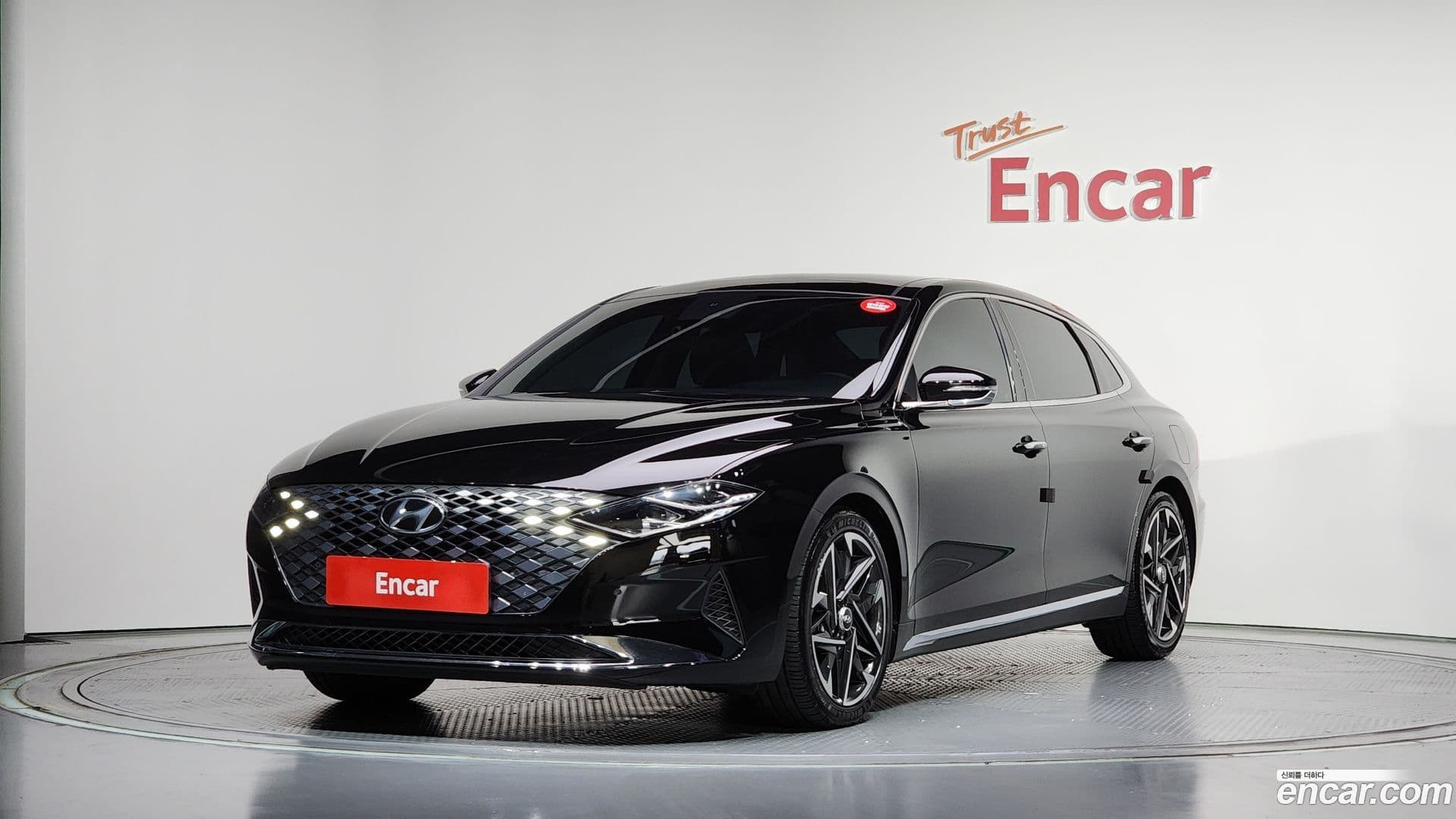 Main__Slider__Photo:Grandeur Hyundai 2020.5-0