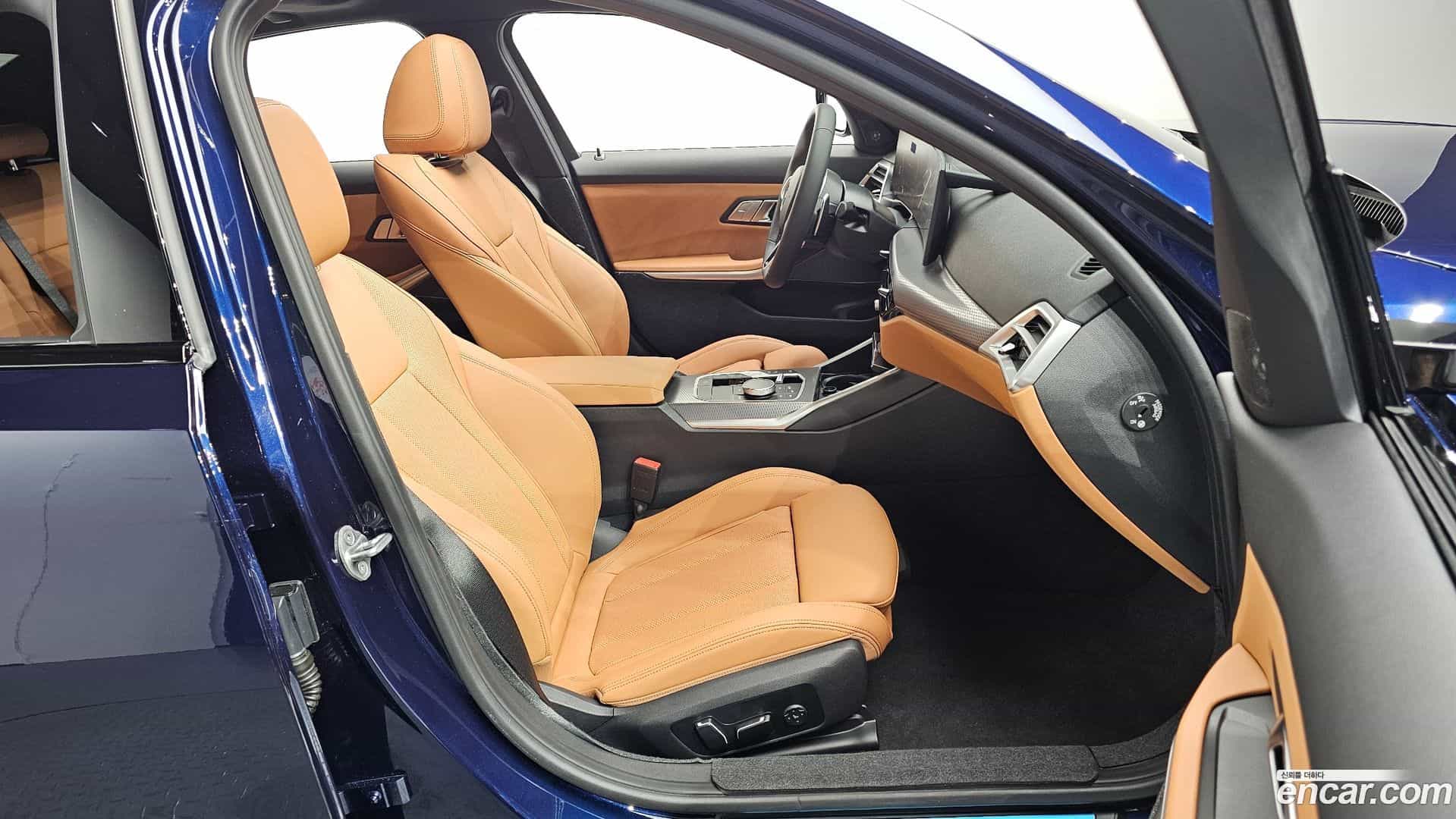 3-Series BMW 2025.9-INNER-036