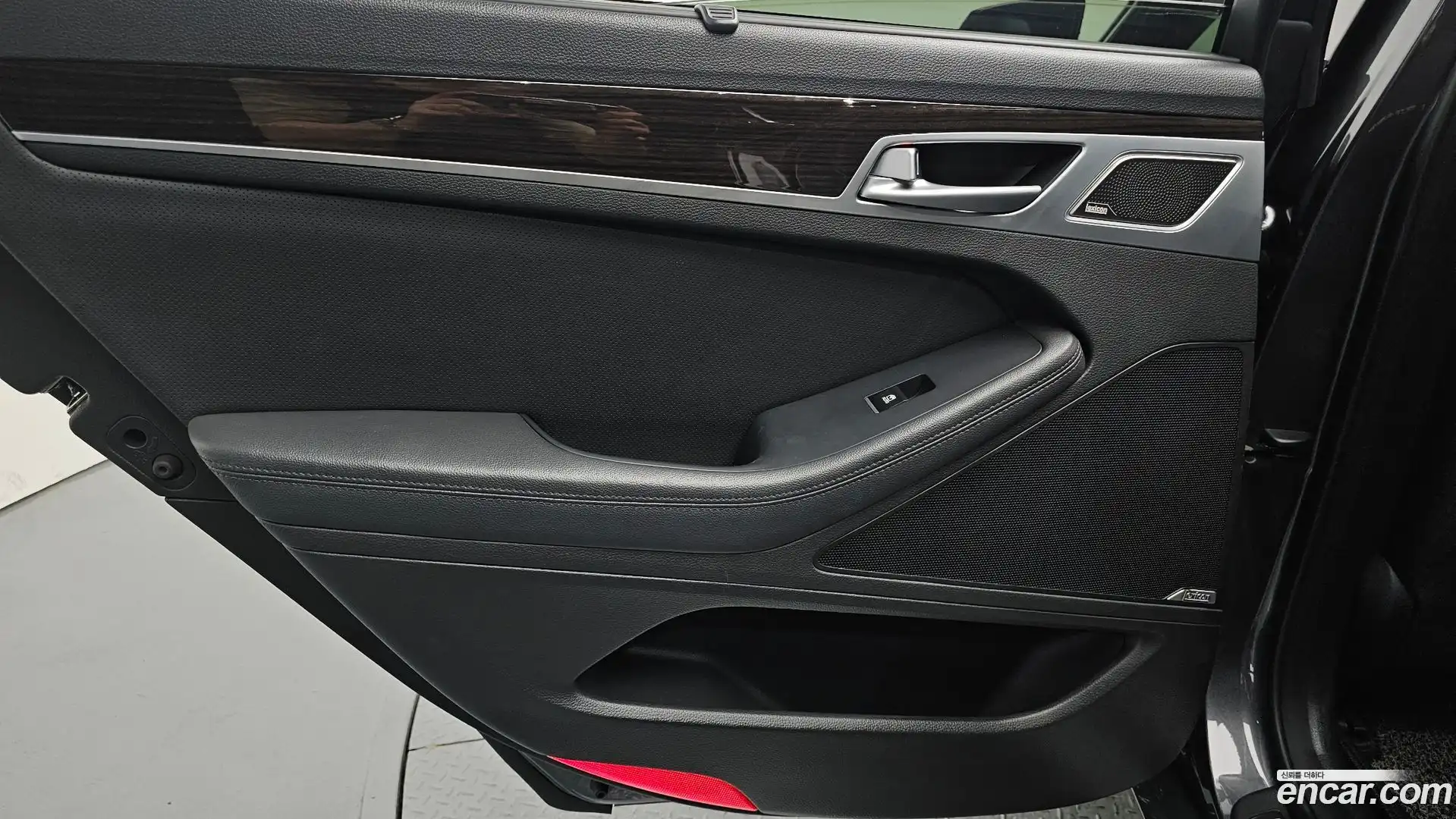 G80 Genesis 2016.10-INNER-035