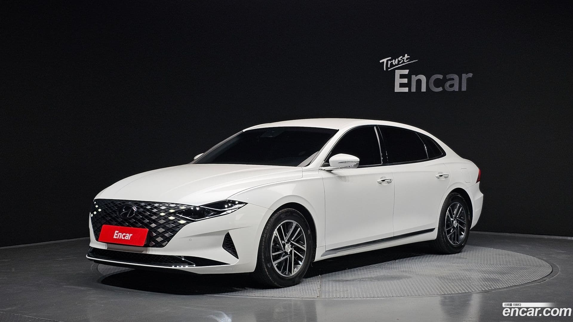 Main__Slider__Photo:Grandeur Hyundai 2020.4-0