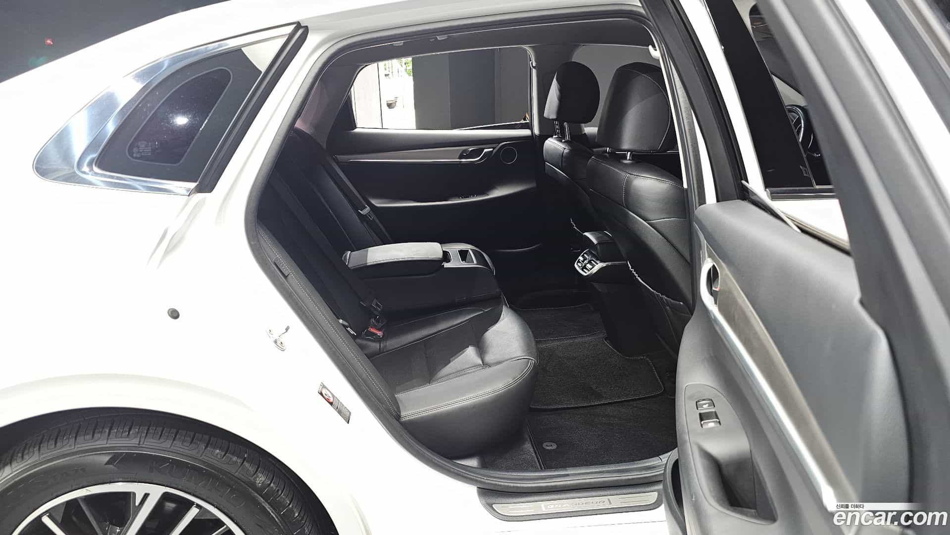 Grandeur Hyundai 2020.4-OPTION-015