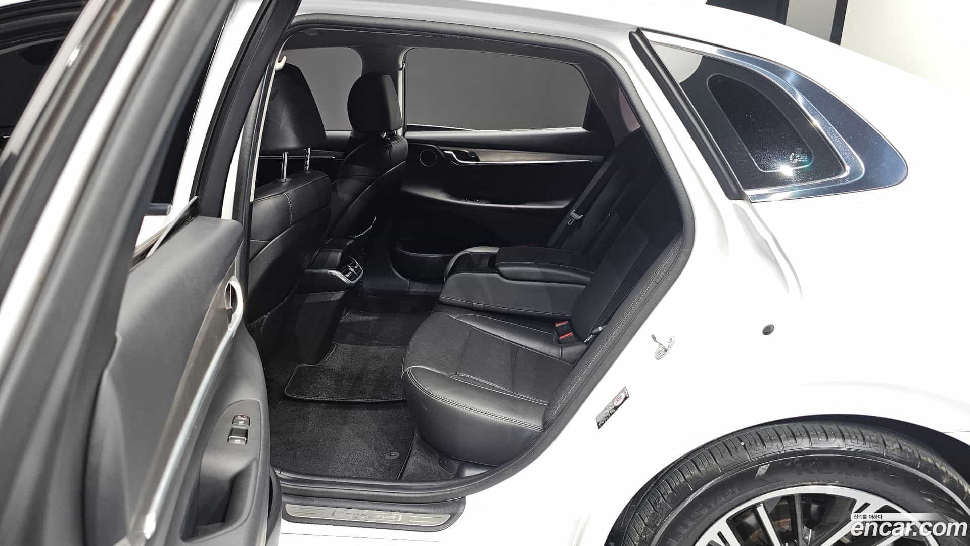 Grandeur Hyundai 2020.4-OPTION-016