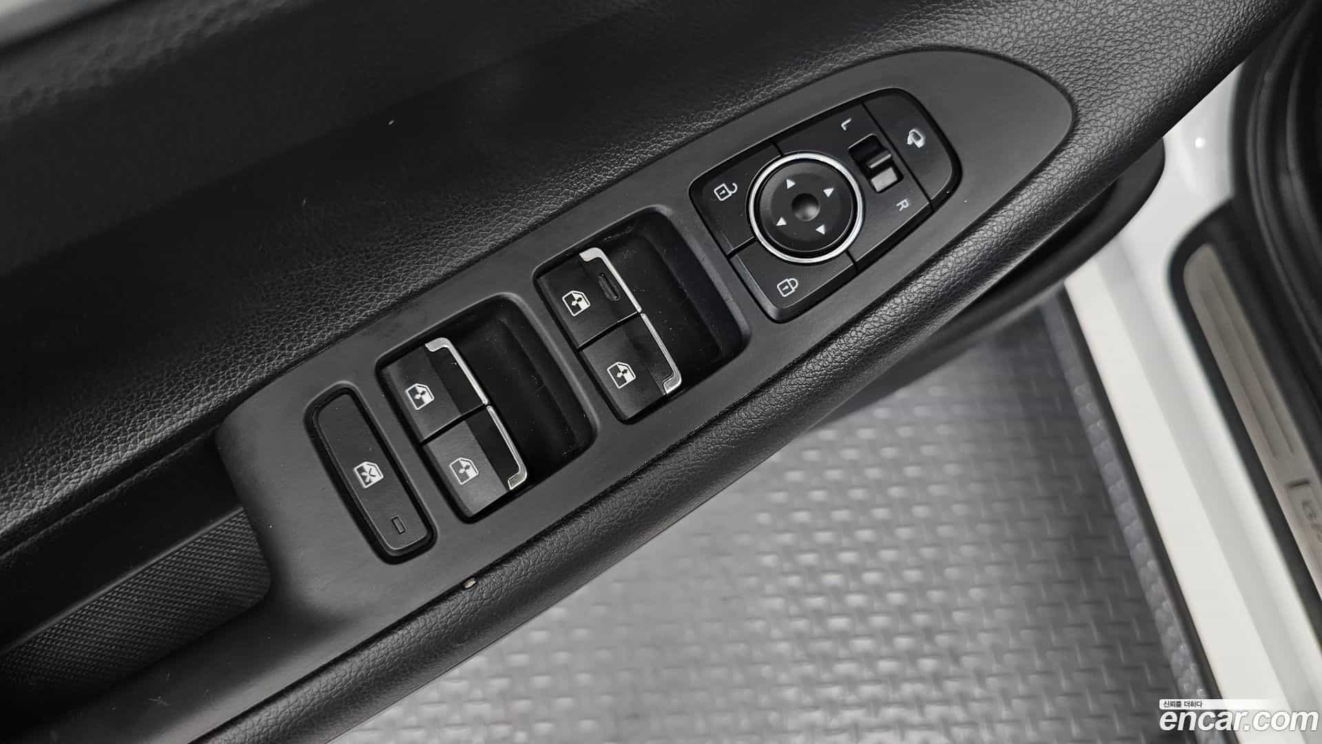 Grandeur Hyundai 2020.4-OPTION-017