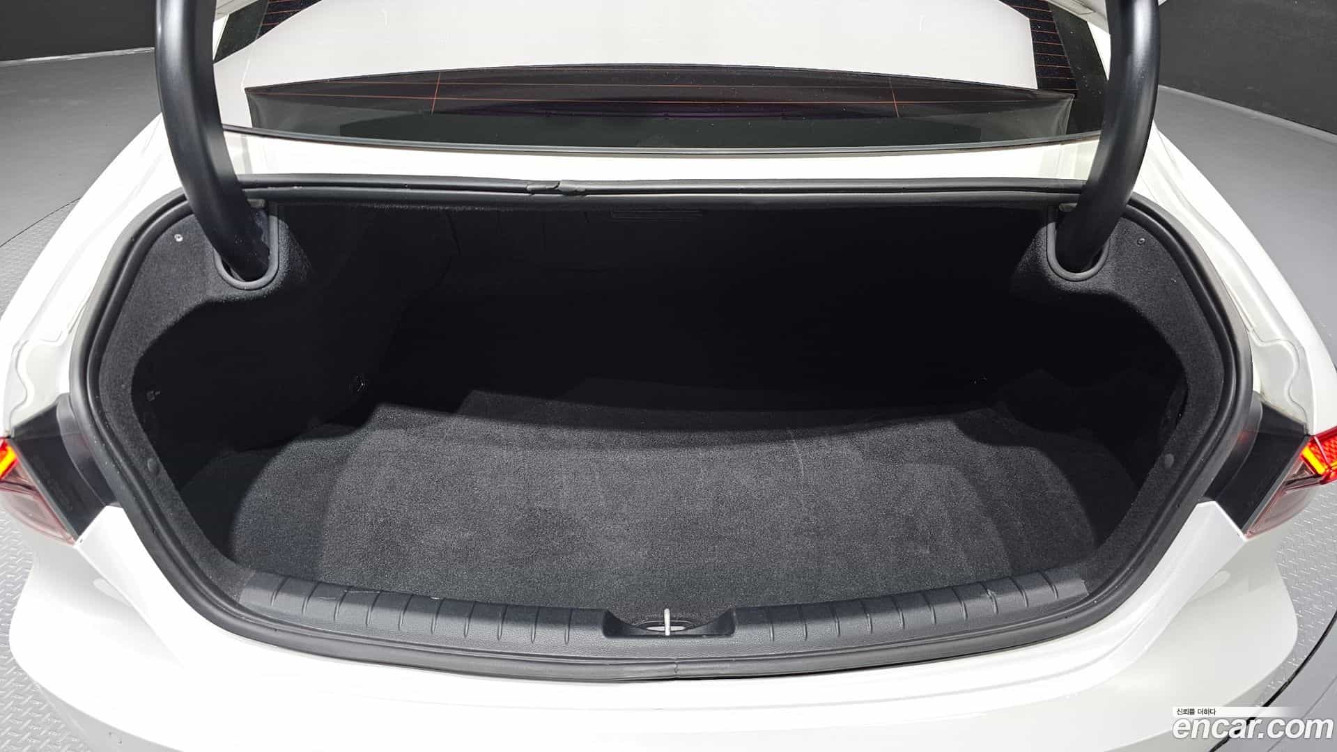 Grandeur Hyundai 2020.4-OPTION-024