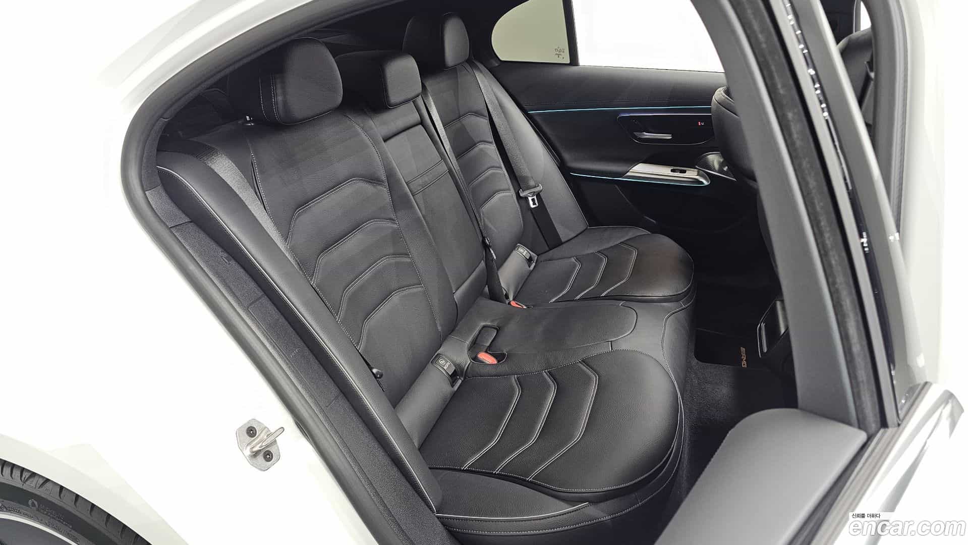 E-Class Mercedes-Benz 2024.5-OPTION-015